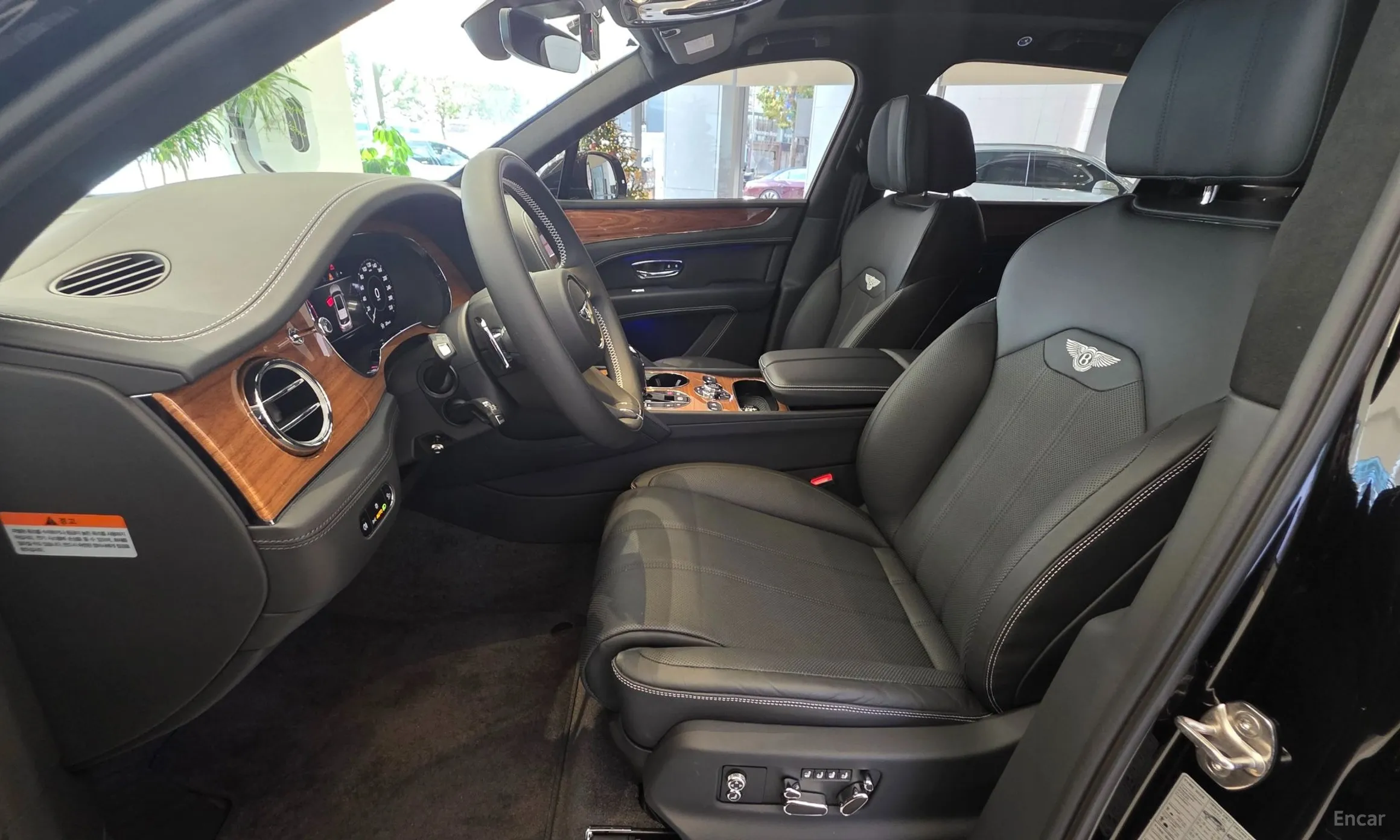 Bentley Bentayga превью 11