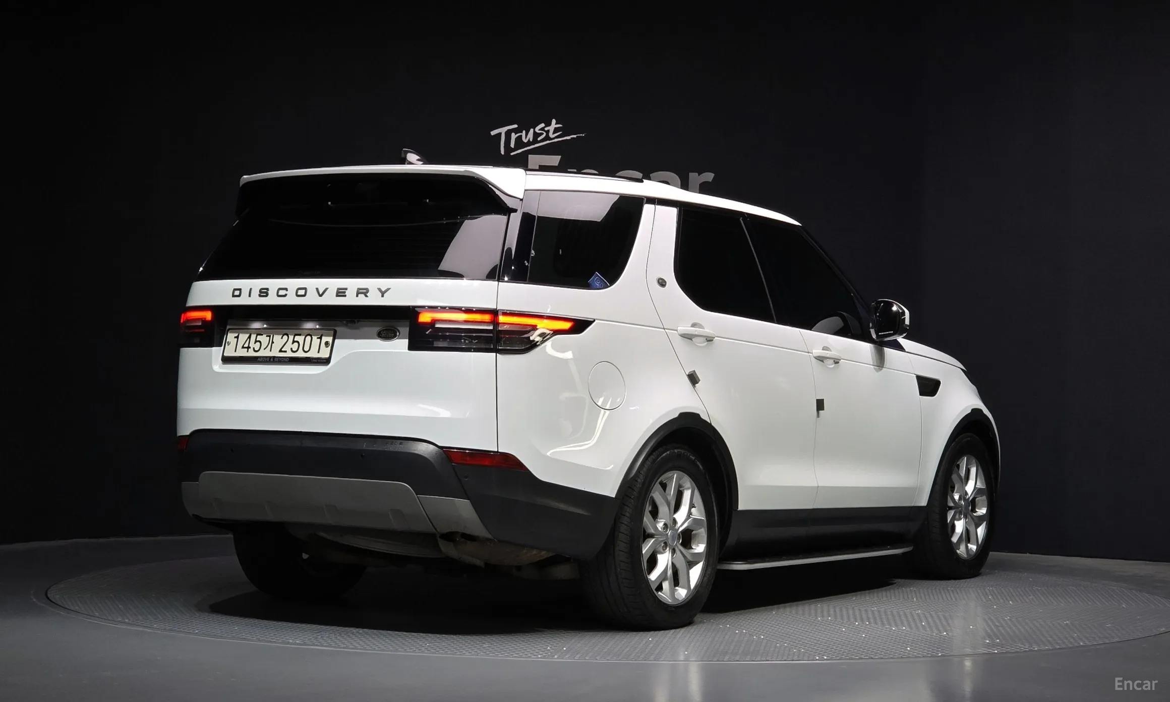 Land Rover Discovery 5 превью 2