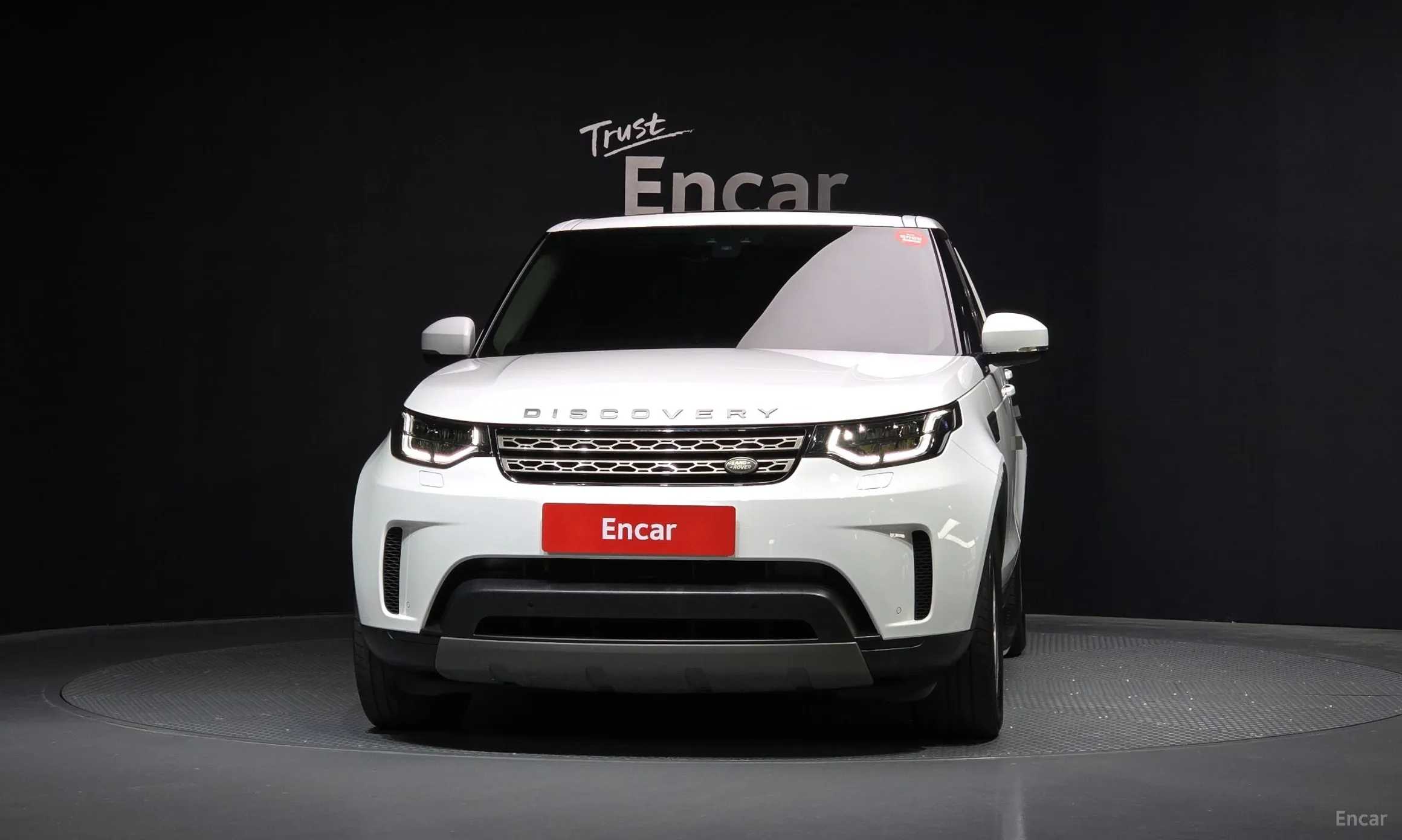 Land Rover Discovery 5 превью 3