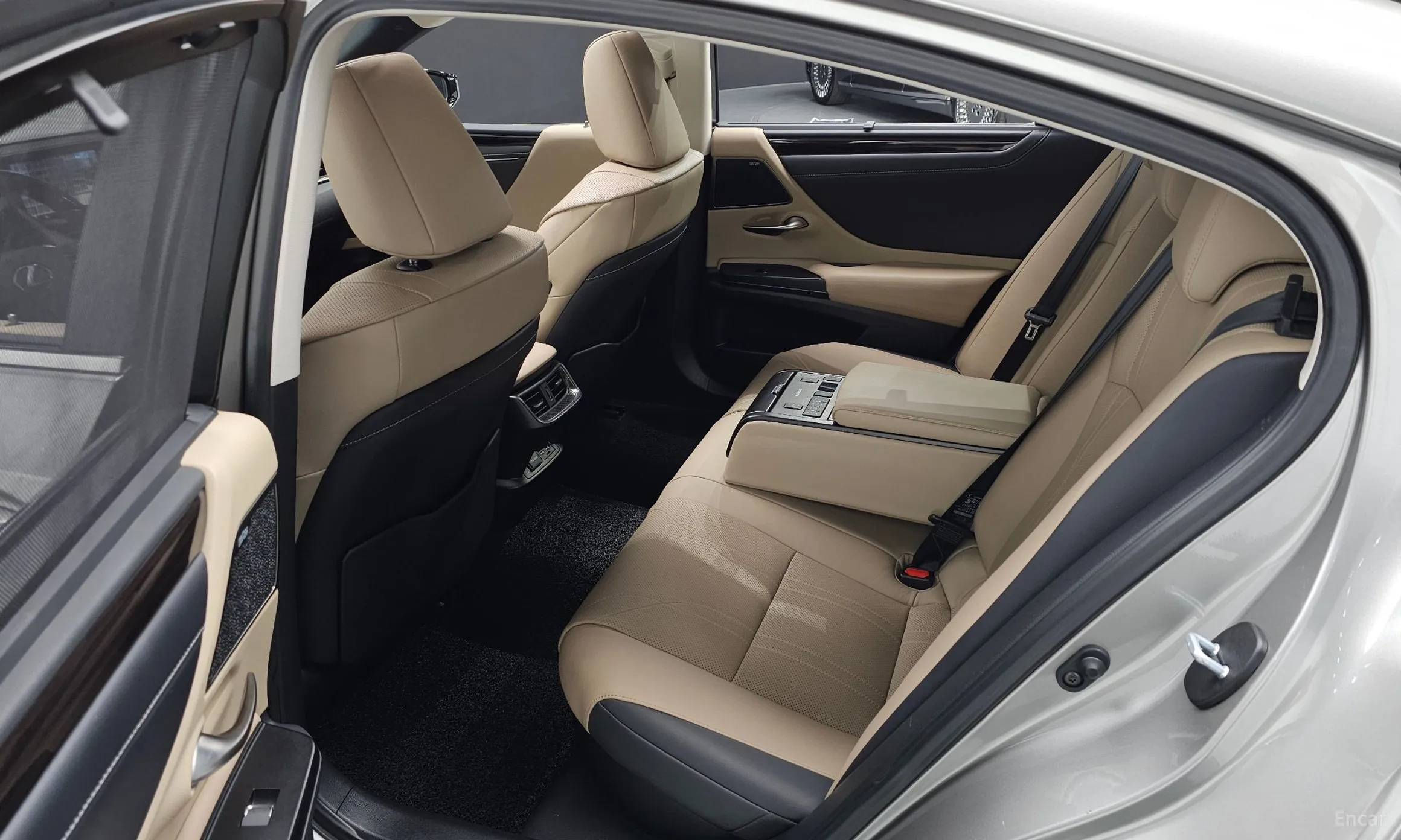 Lexus ES300h 7th Generation превью 12