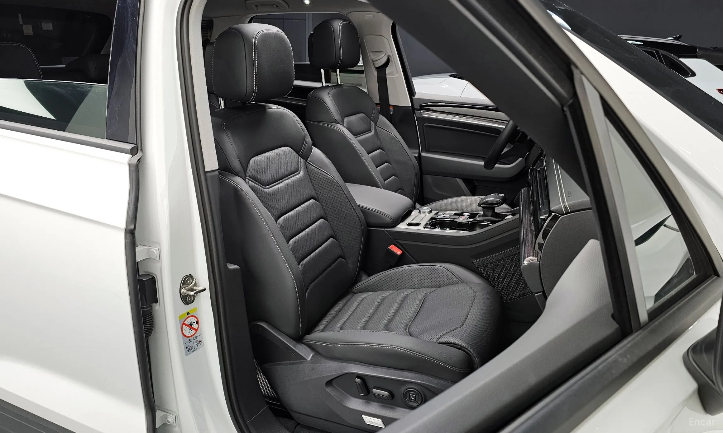 Volkswagen Touareg 3rd Generation превью 10