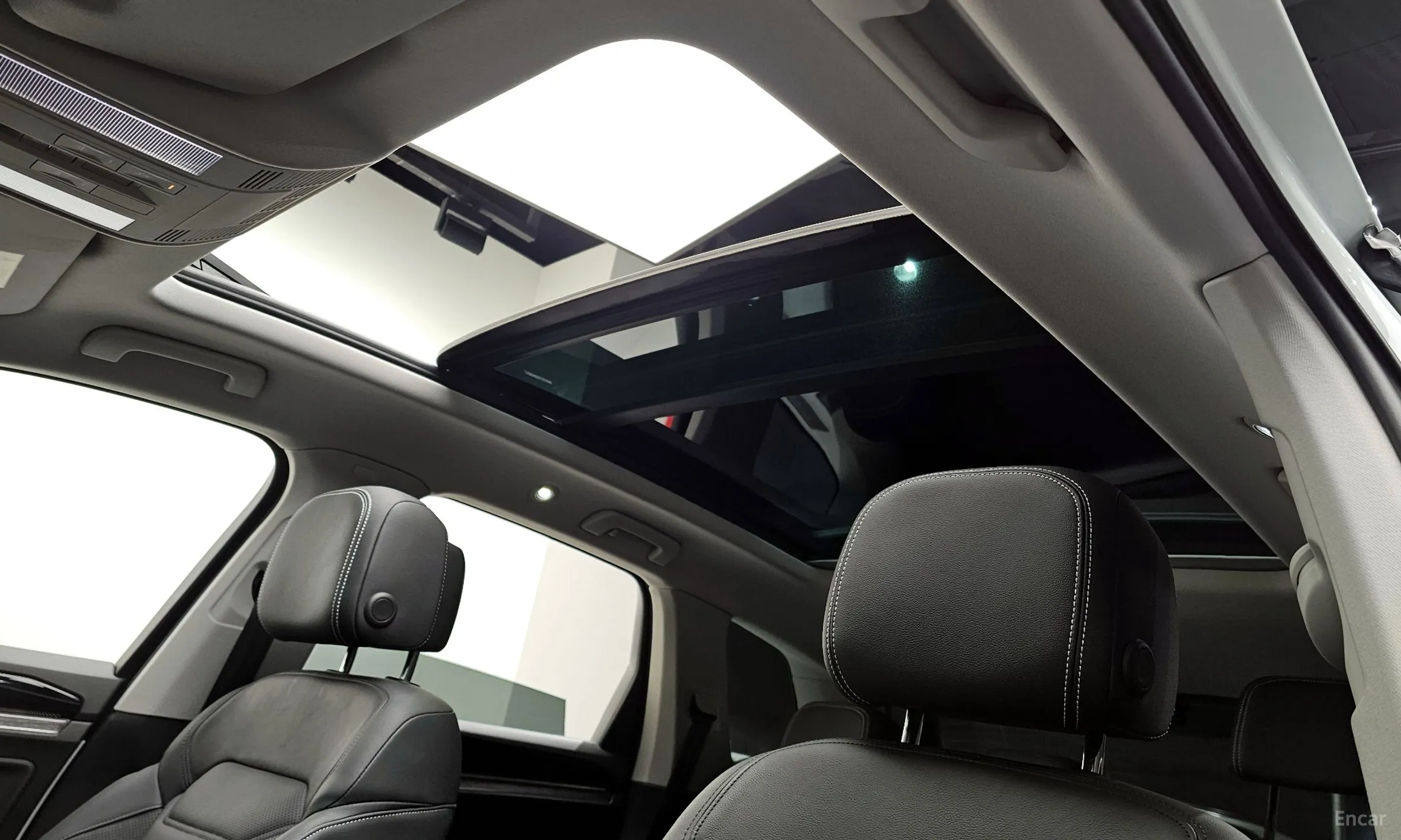 Volkswagen Touareg 3rd Generation превью 17