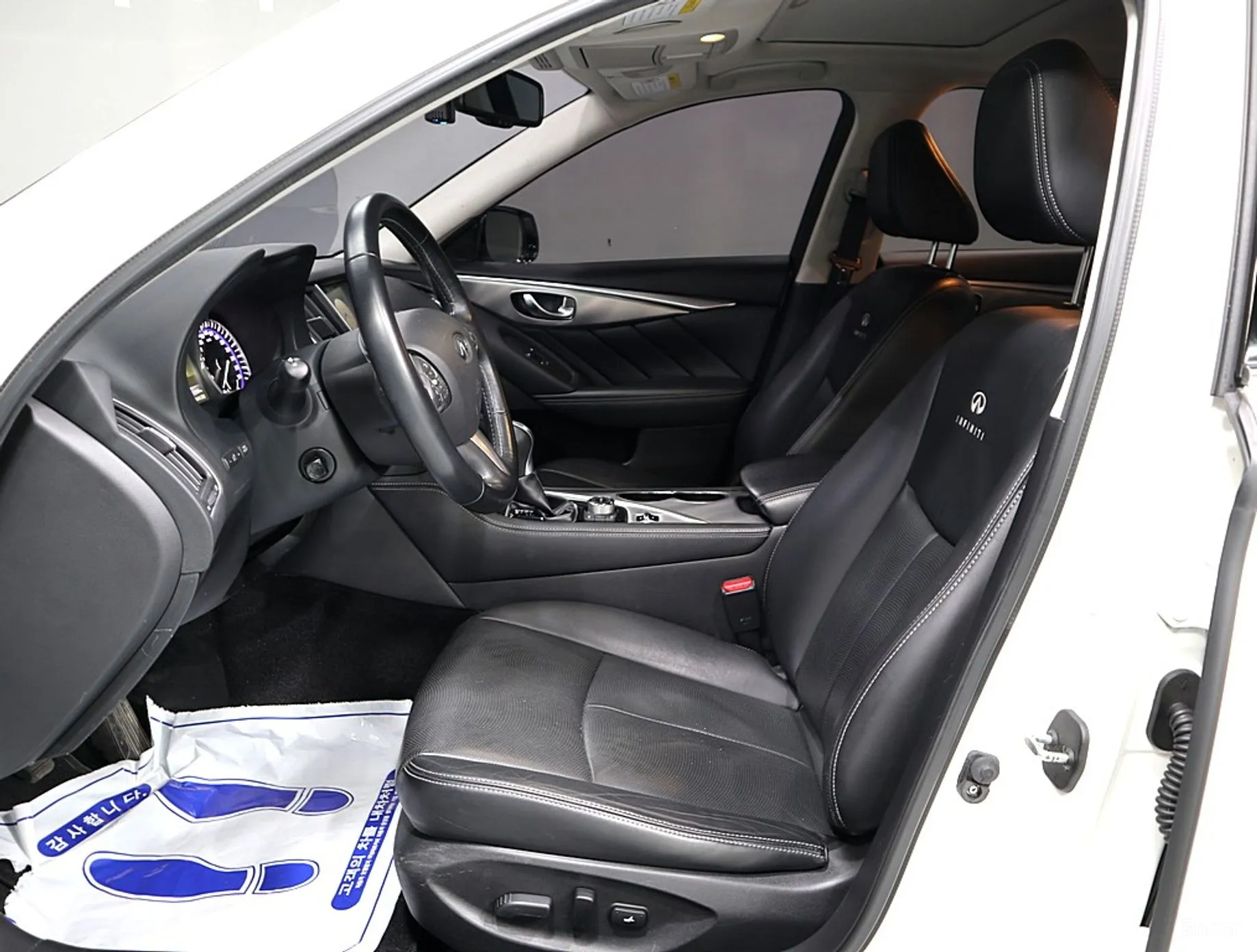 Infiniti Q50 превью 10