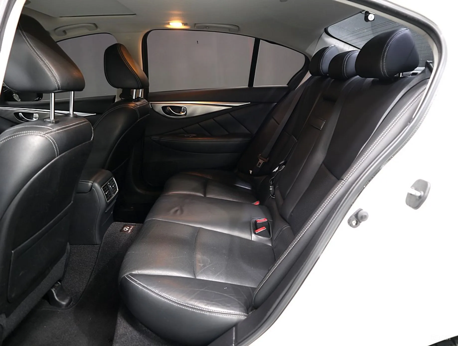 Infiniti Q50 превью 11