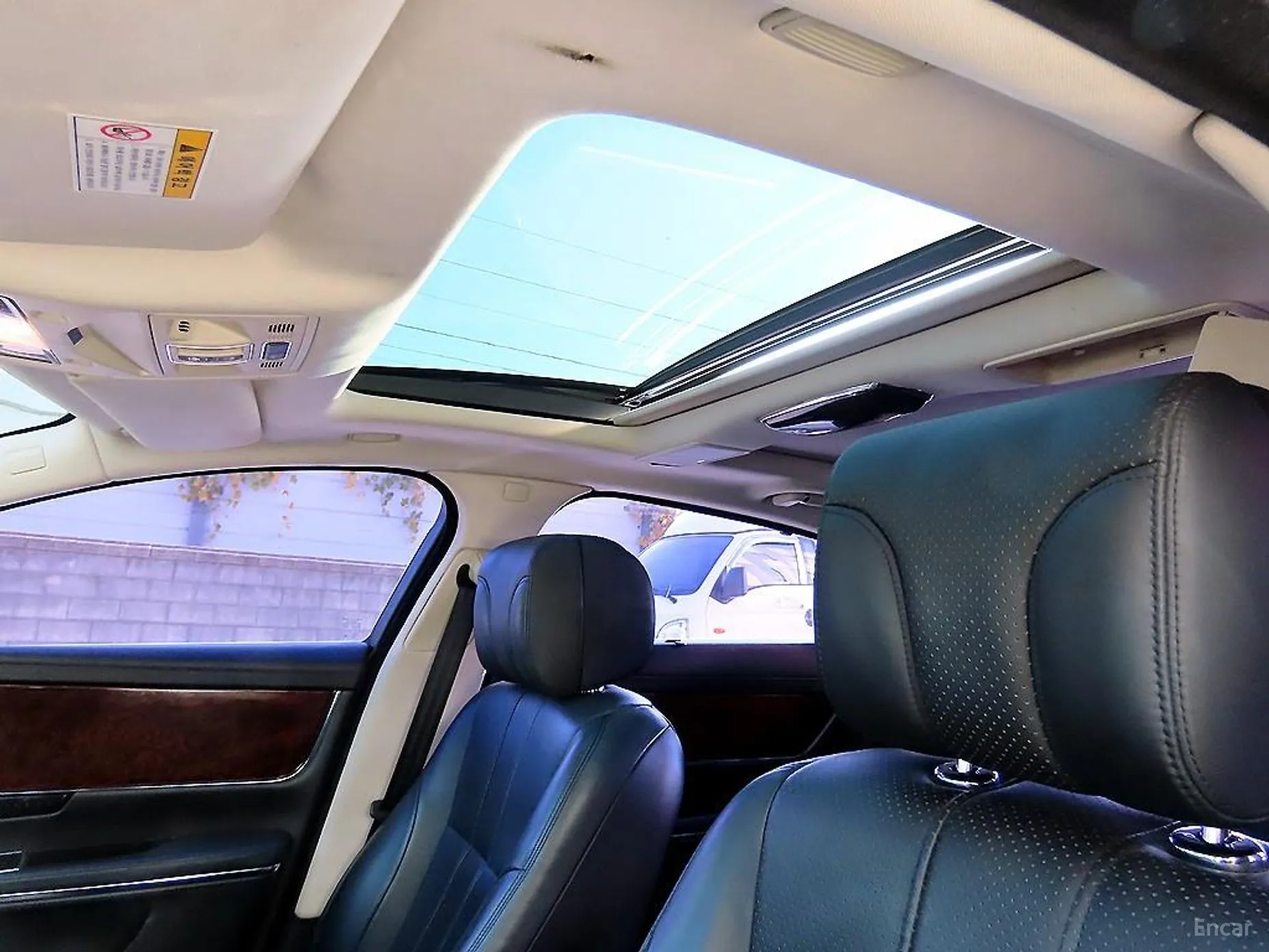 Jaguar All New XJ превью 16