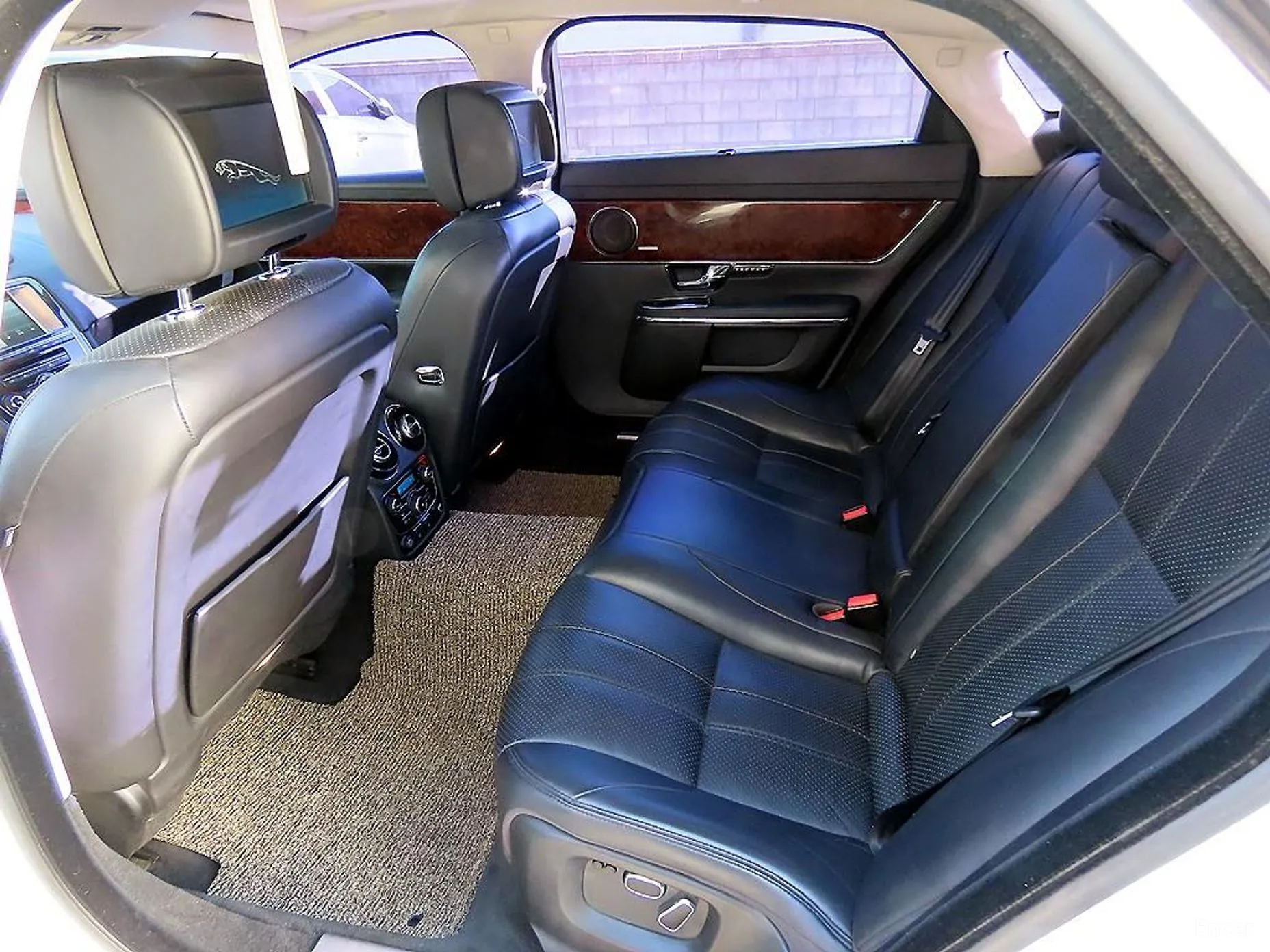 Jaguar All New XJ превью 6