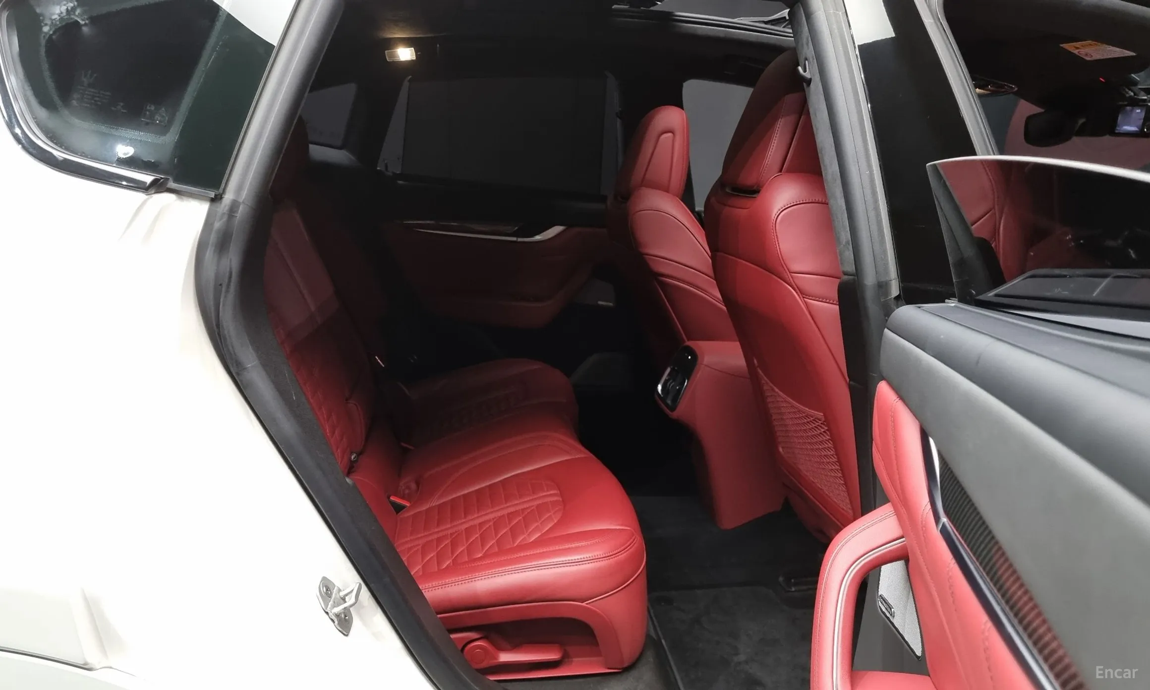 Maserati Levante превью 12