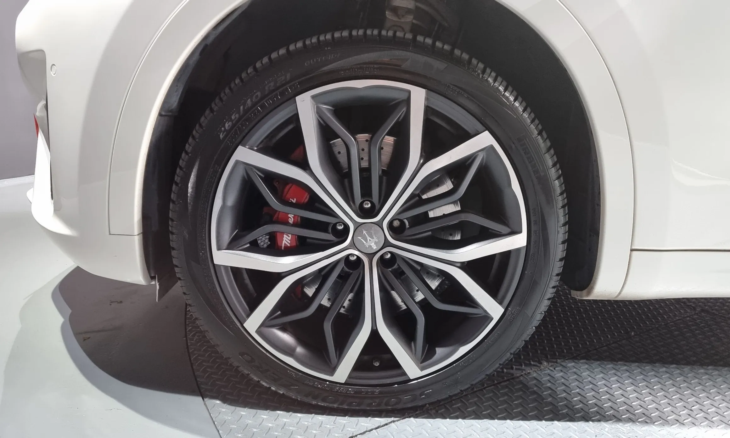 Maserati Levante превью 5