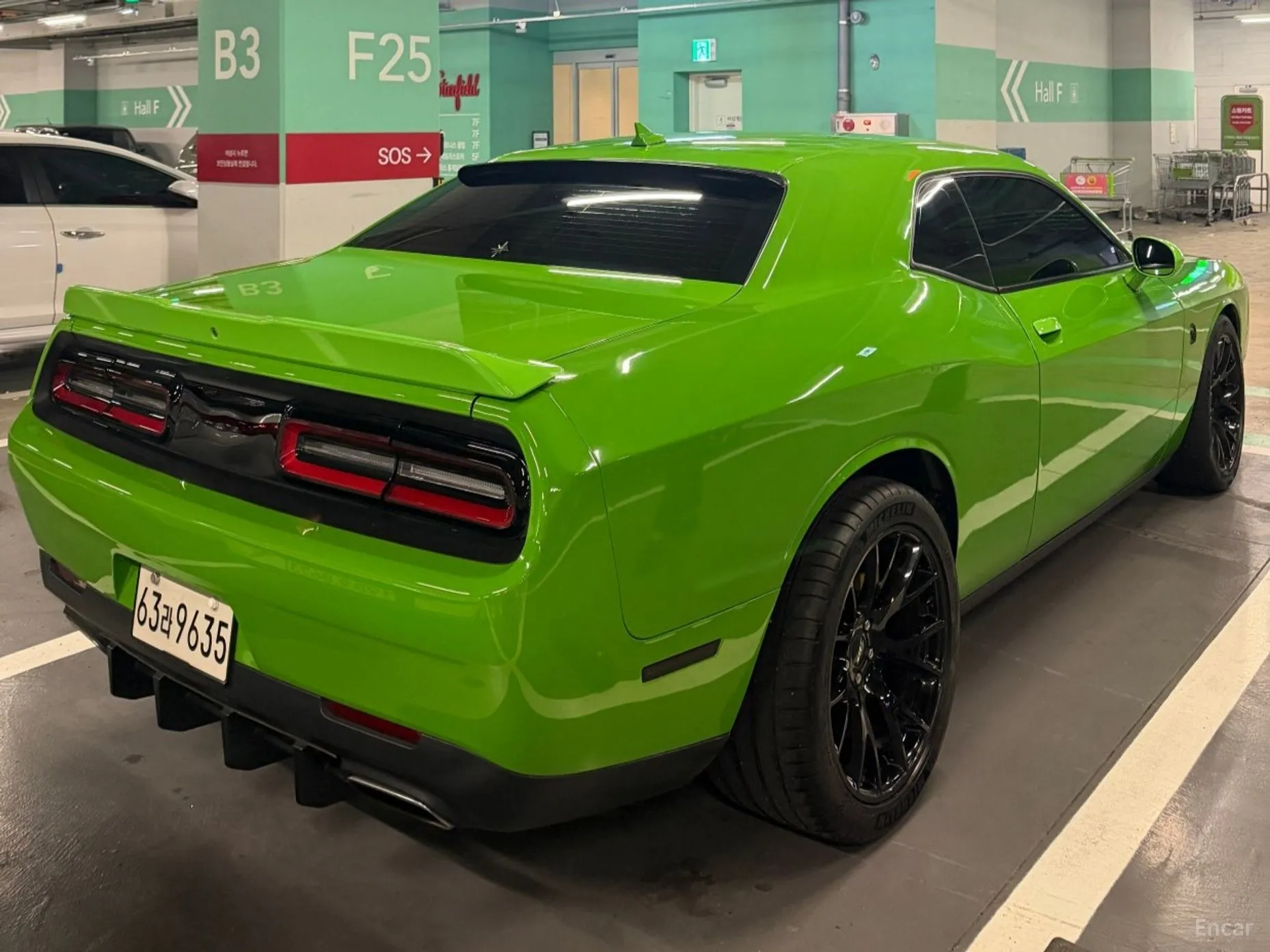 Dodge Challenger превью 3