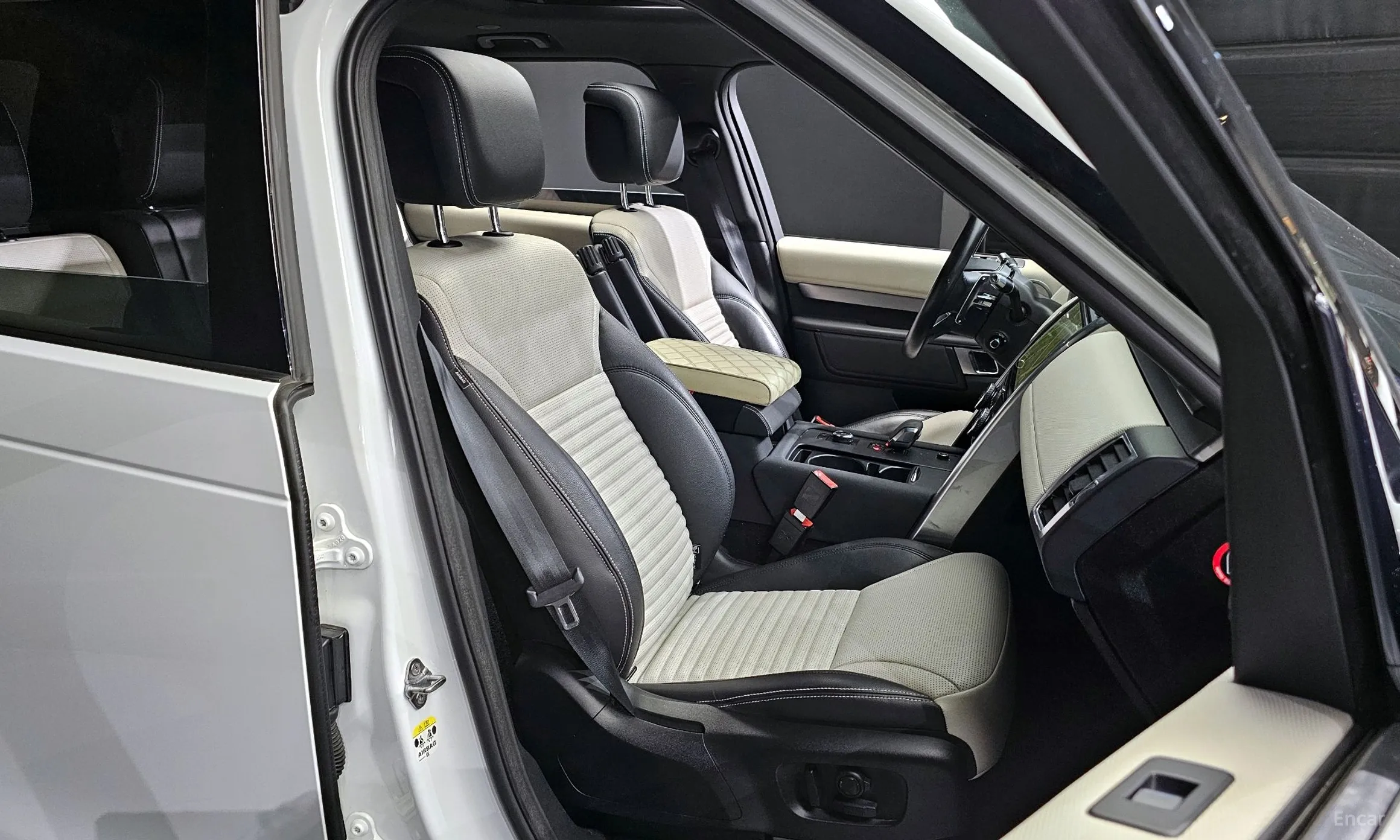 Land Rover Discovery 5 превью 12