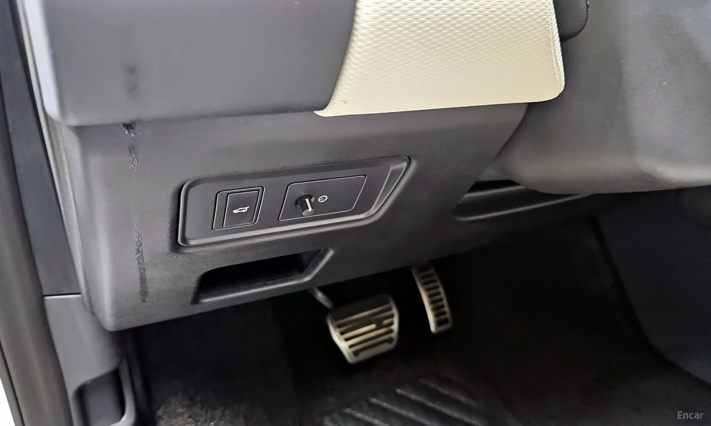 Land Rover Discovery 5 превью 15