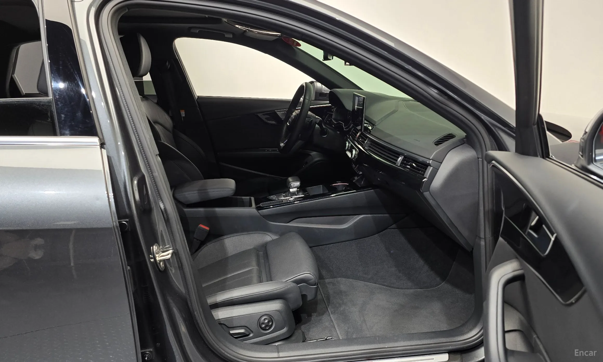 Audi A4 (B9) превью 11