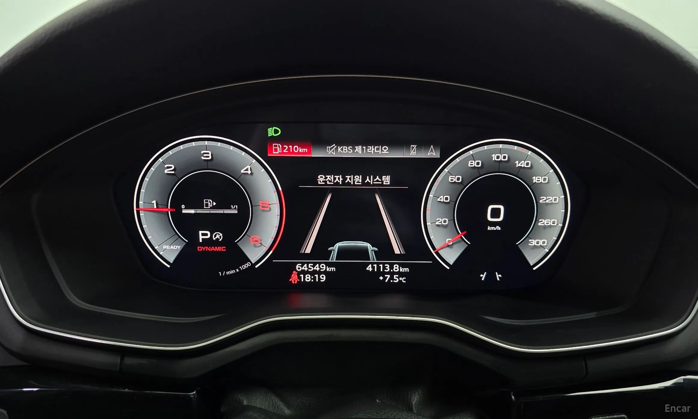 Audi A4 (B9) превью 8