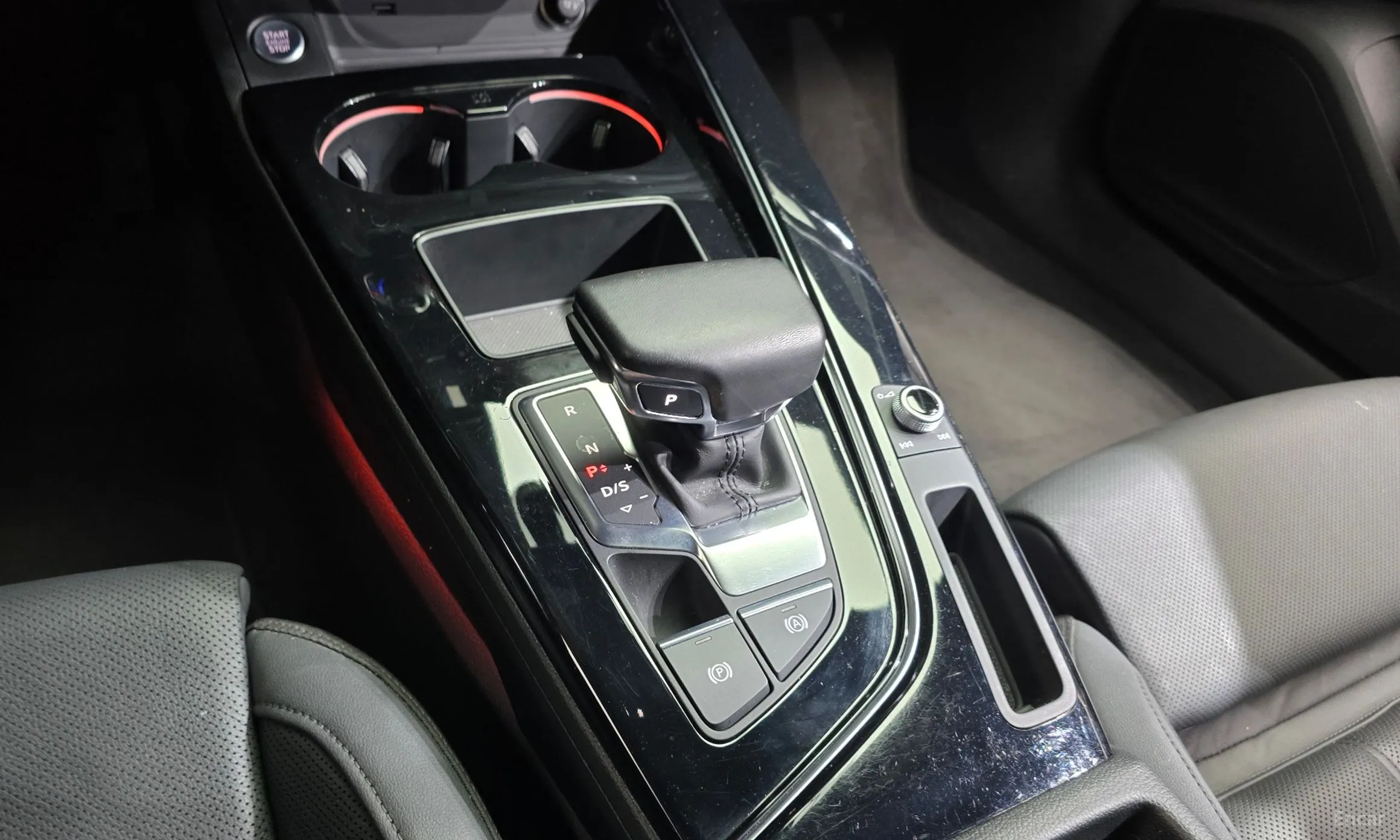 Audi A4 (B9) превью 9
