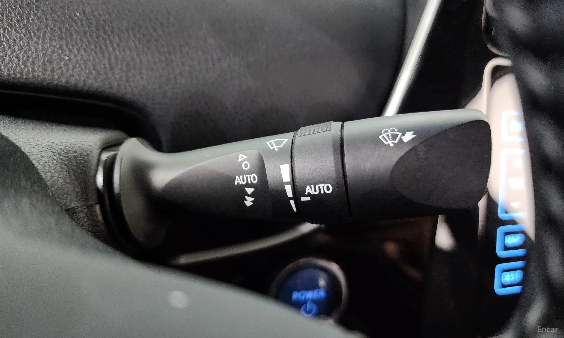 Toyota Prius Prime превью 14
