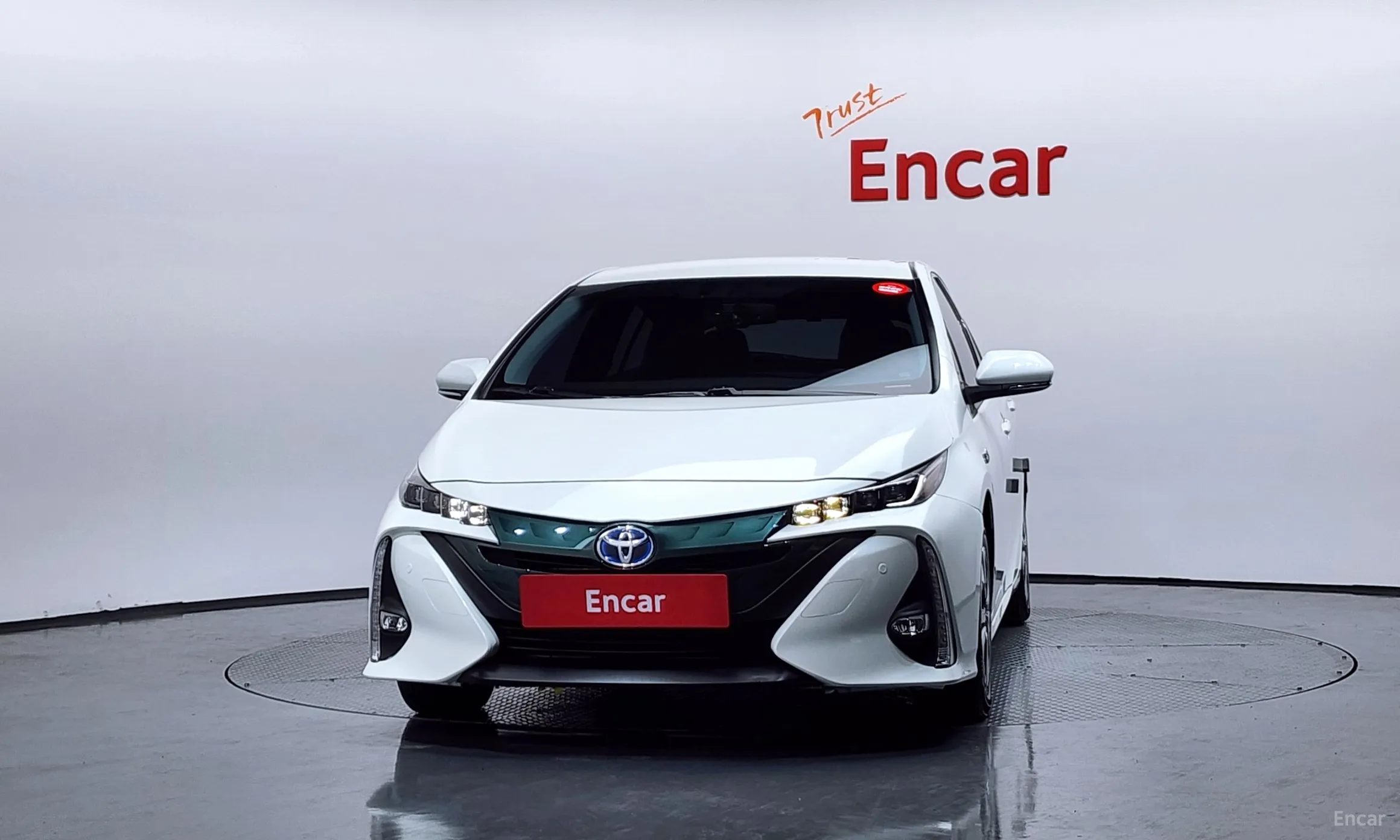 Toyota Prius Prime превью 3