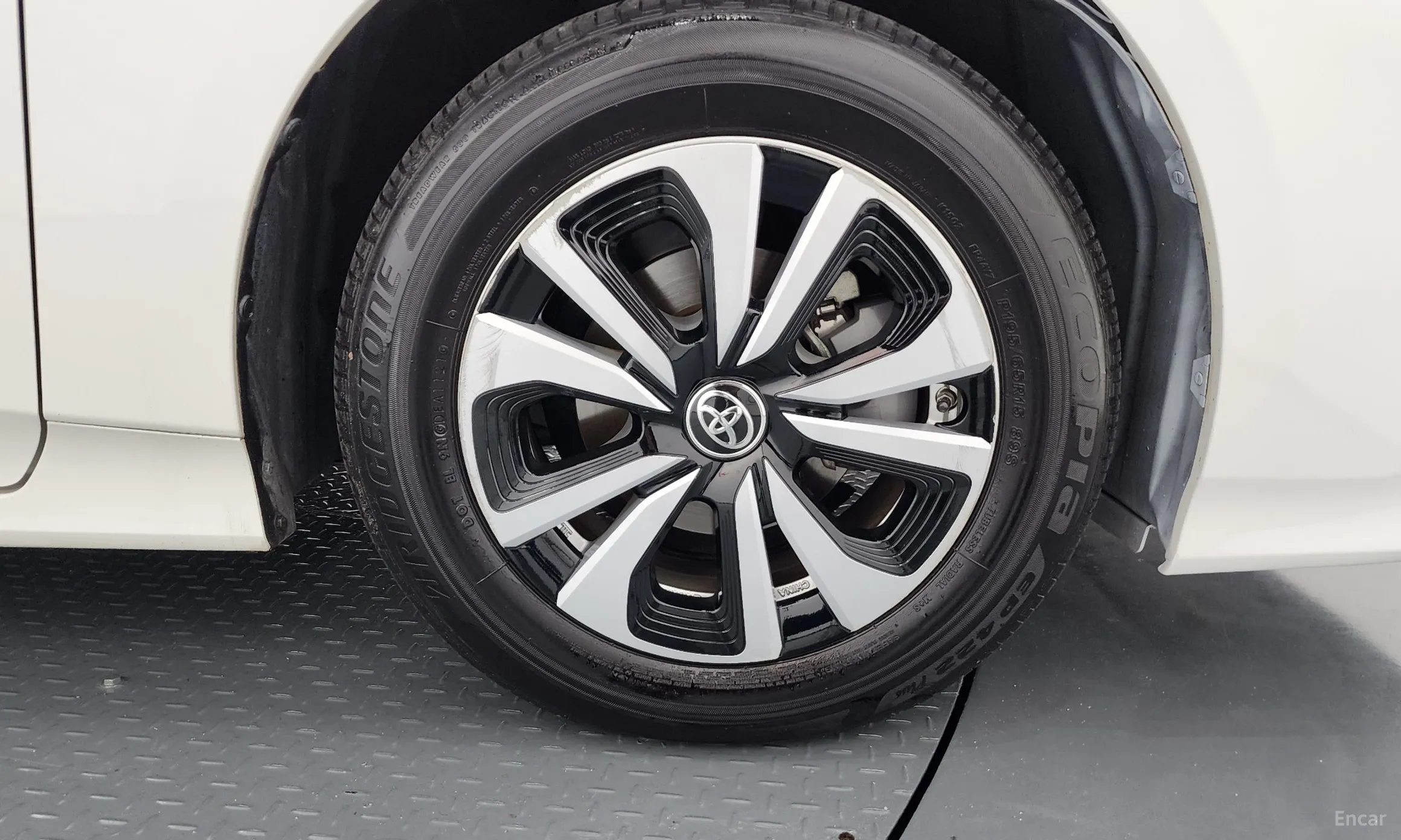Toyota Prius Prime превью 5