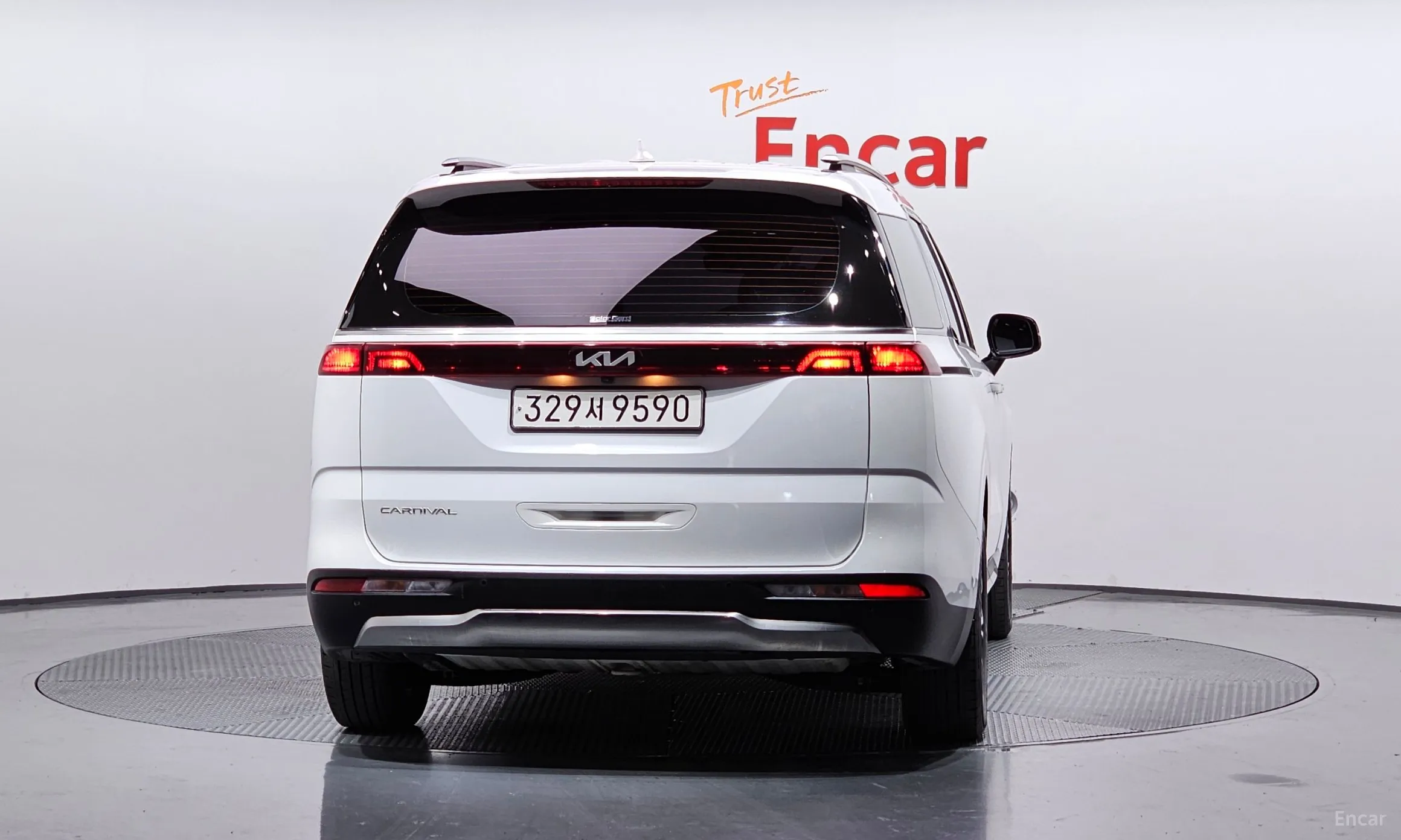 Kia Carnival Gen 4 превью 4