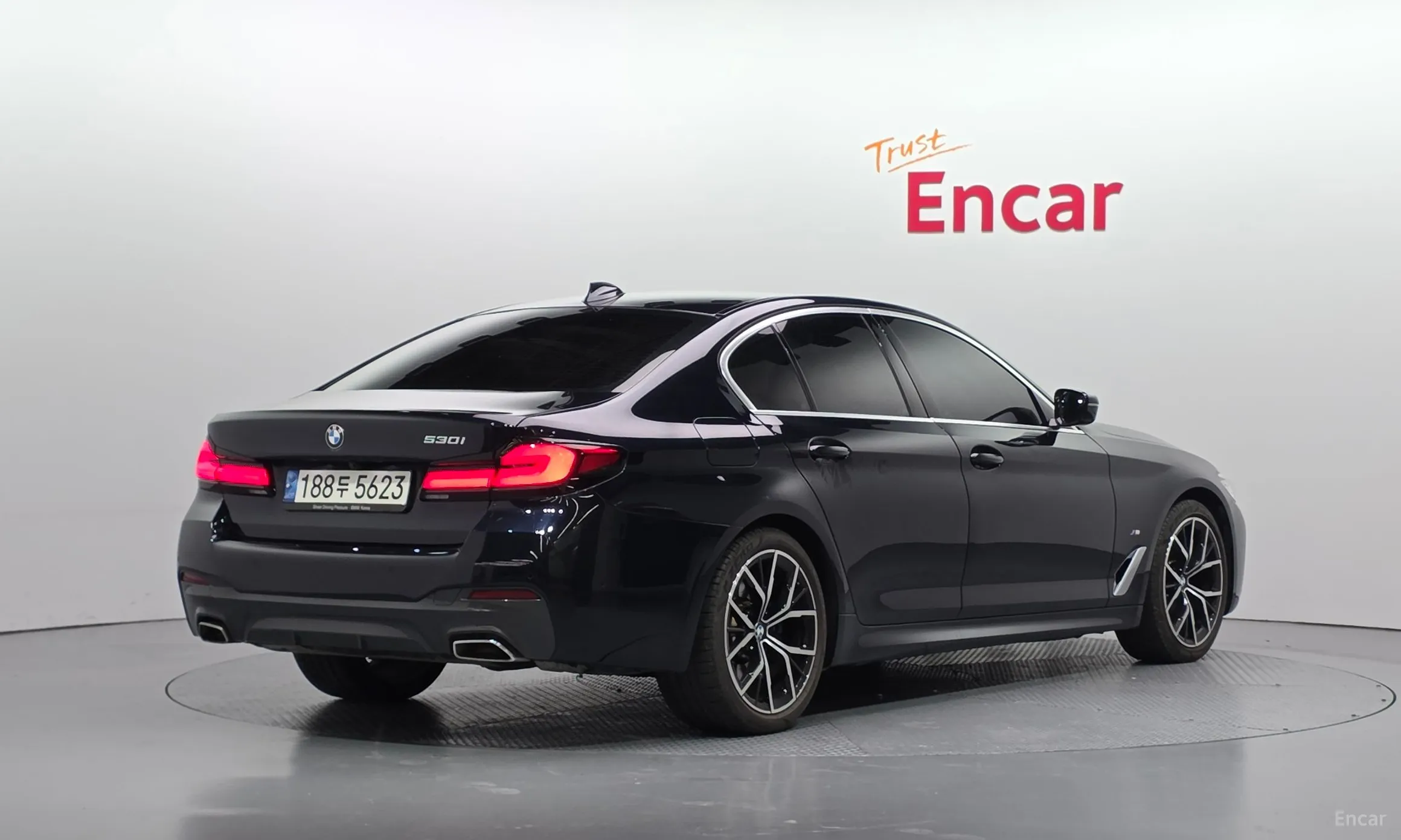 BMW 5 Series (G30) превью 2