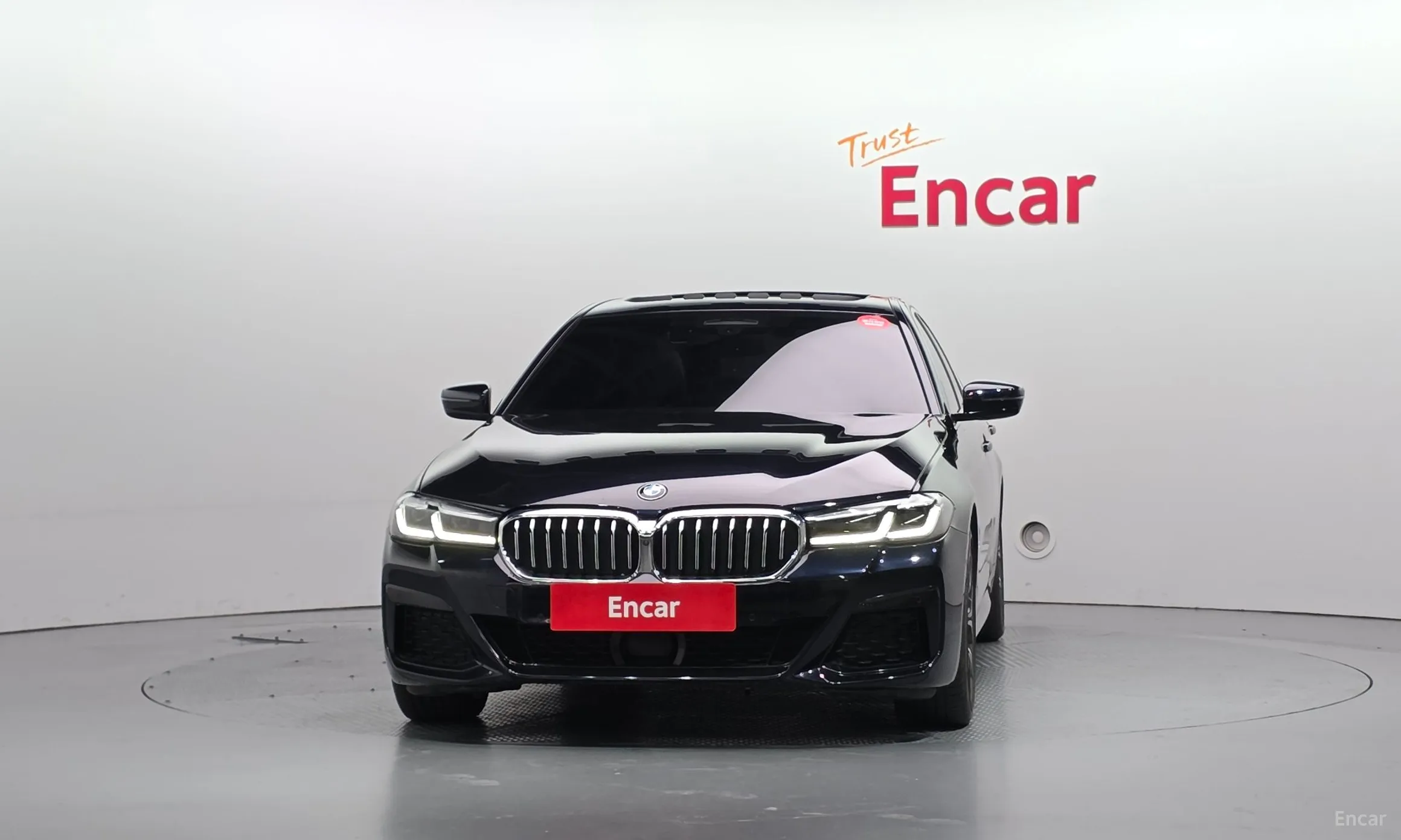 BMW 5 Series (G30) превью 3