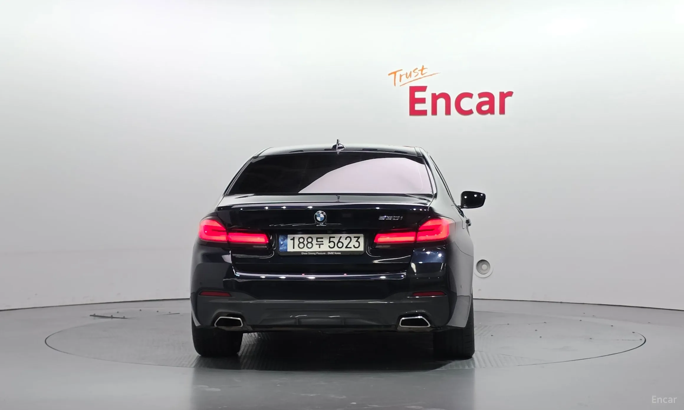 BMW 5 Series (G30) превью 4