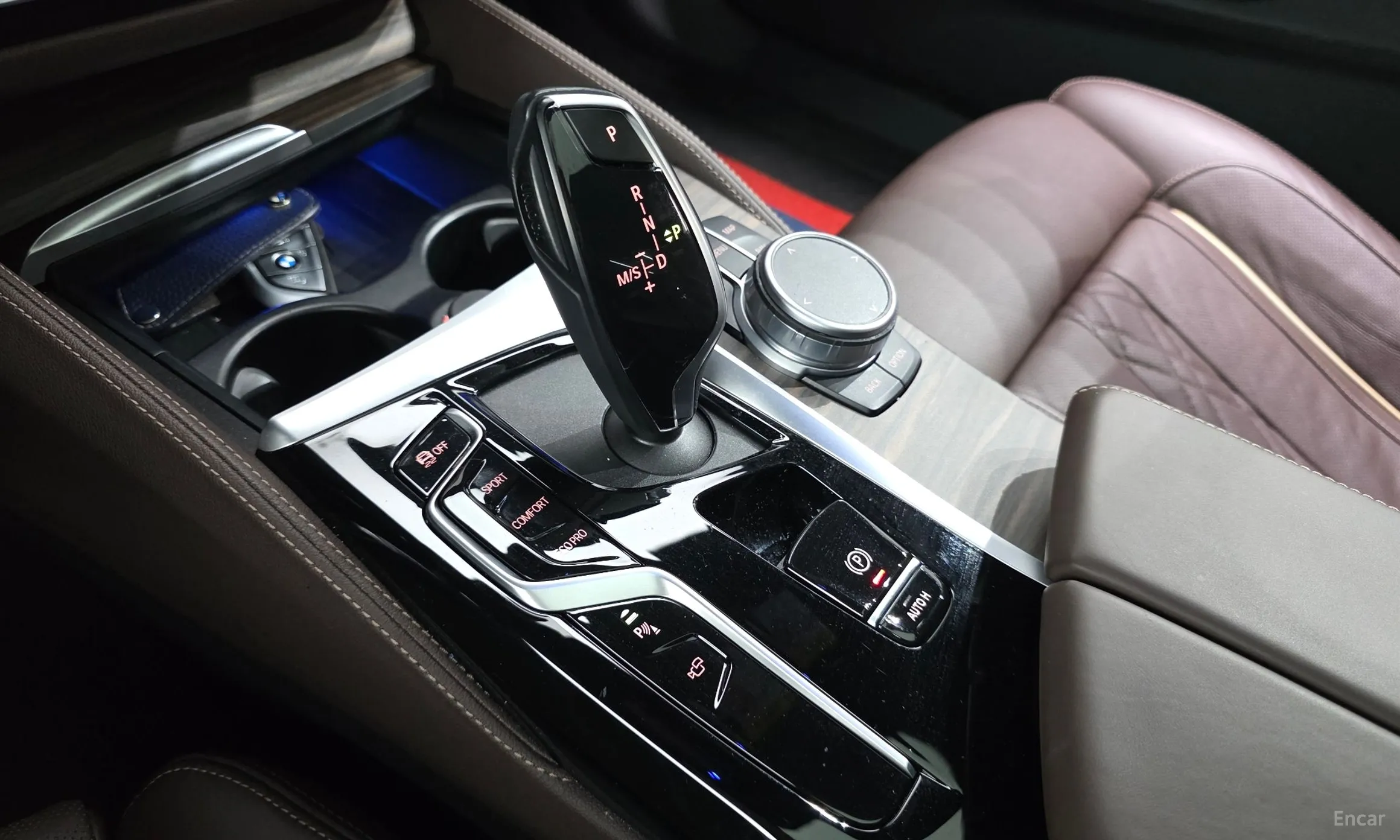 BMW 5 Series (G30) превью 9