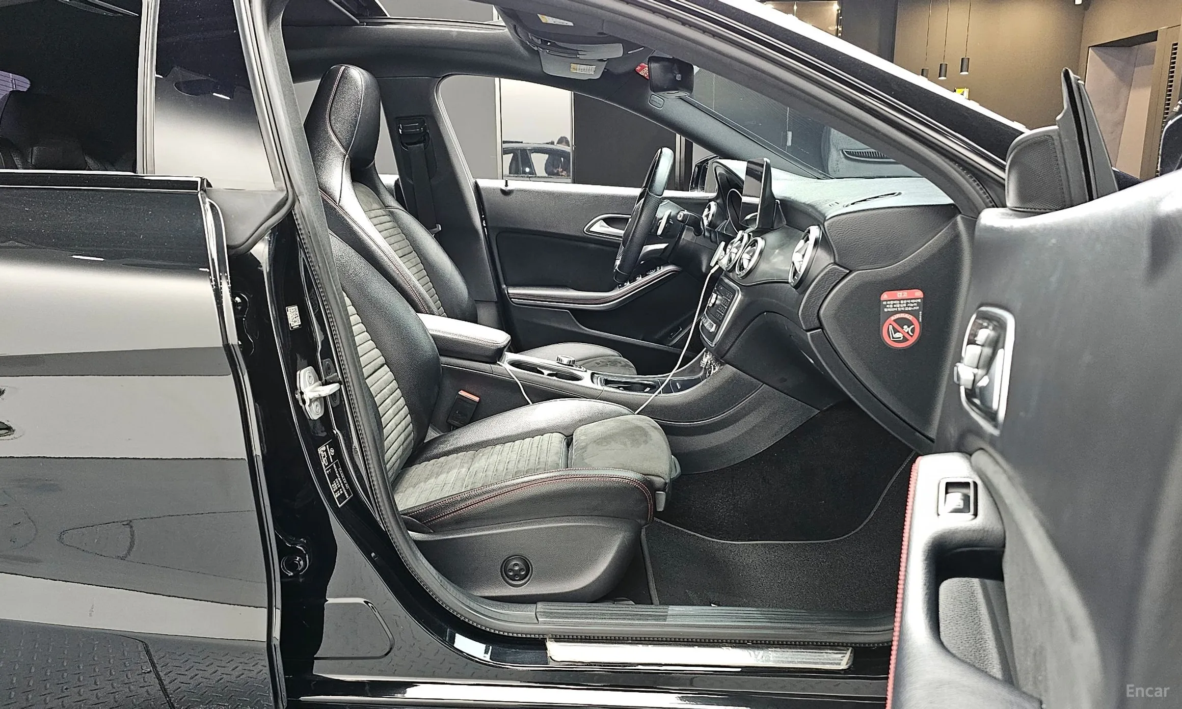 Mercedes Benz CLA-Class C117 превью 10