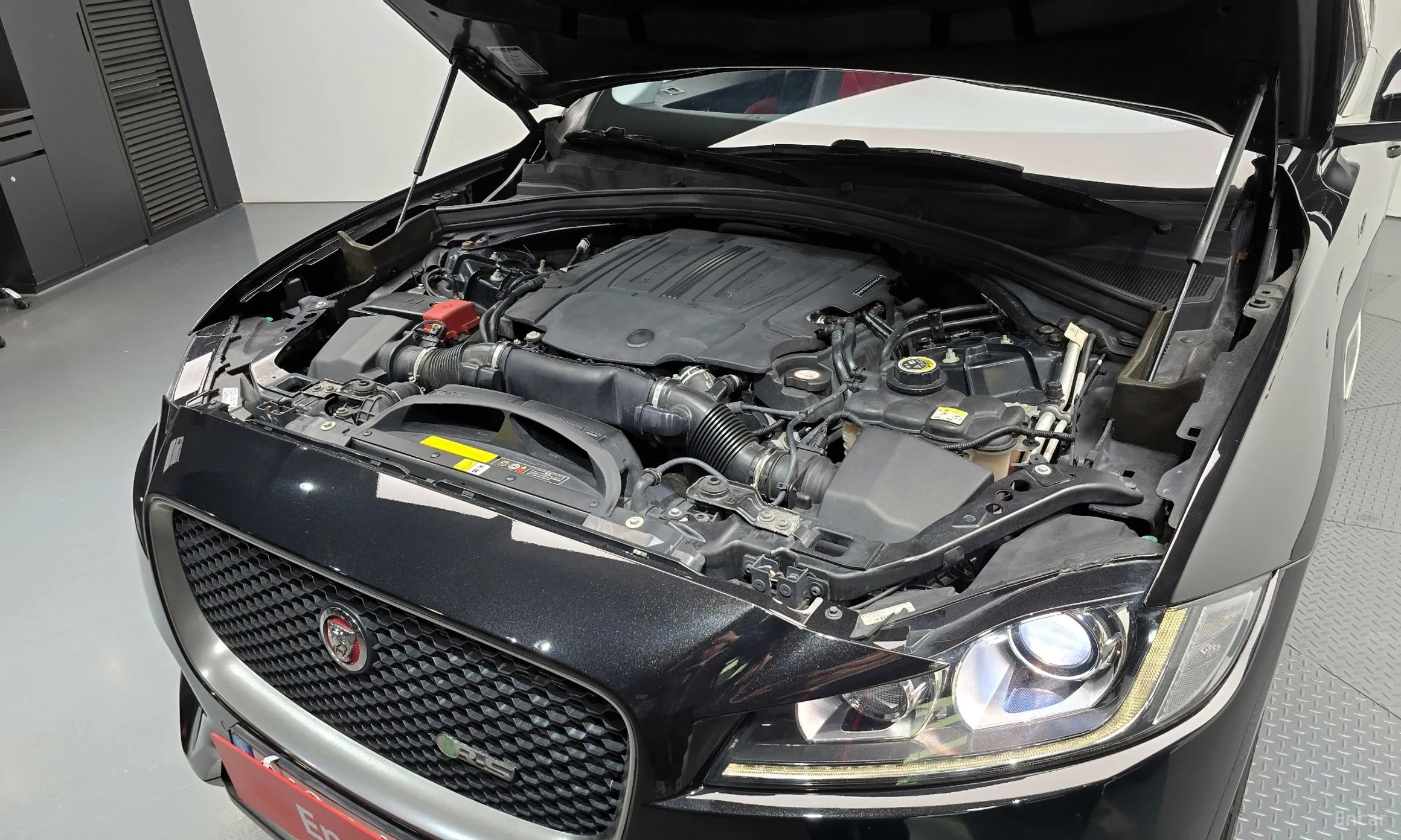 Jaguar F-PACE превью 6
