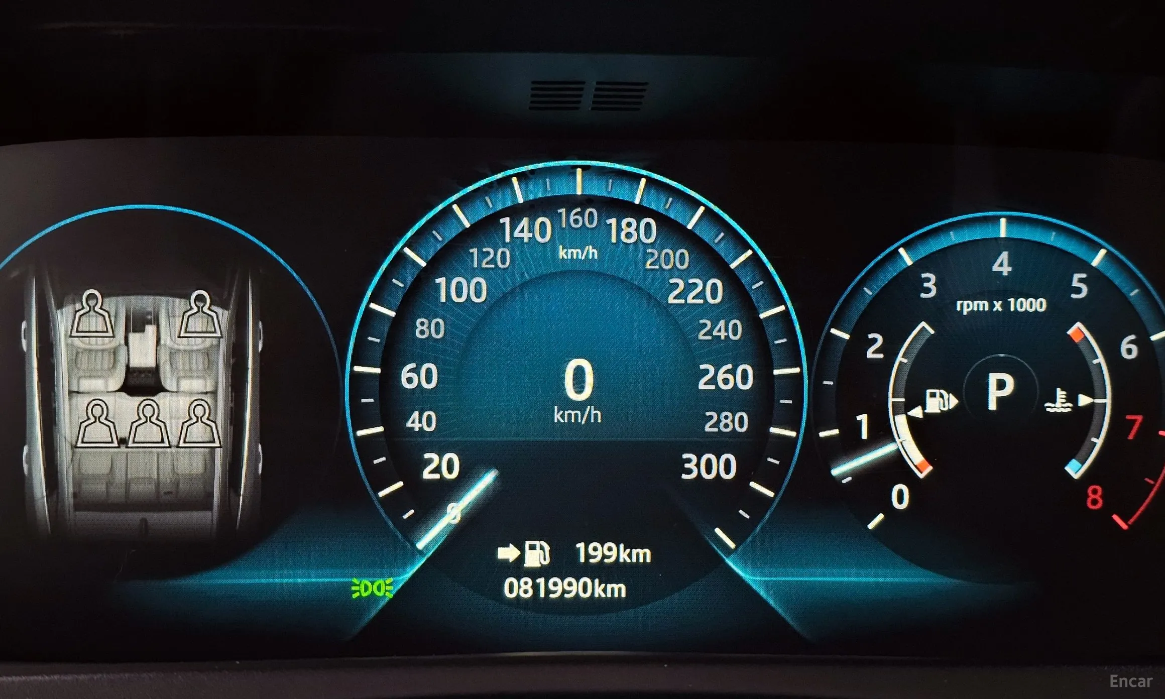 Jaguar F-PACE превью 8