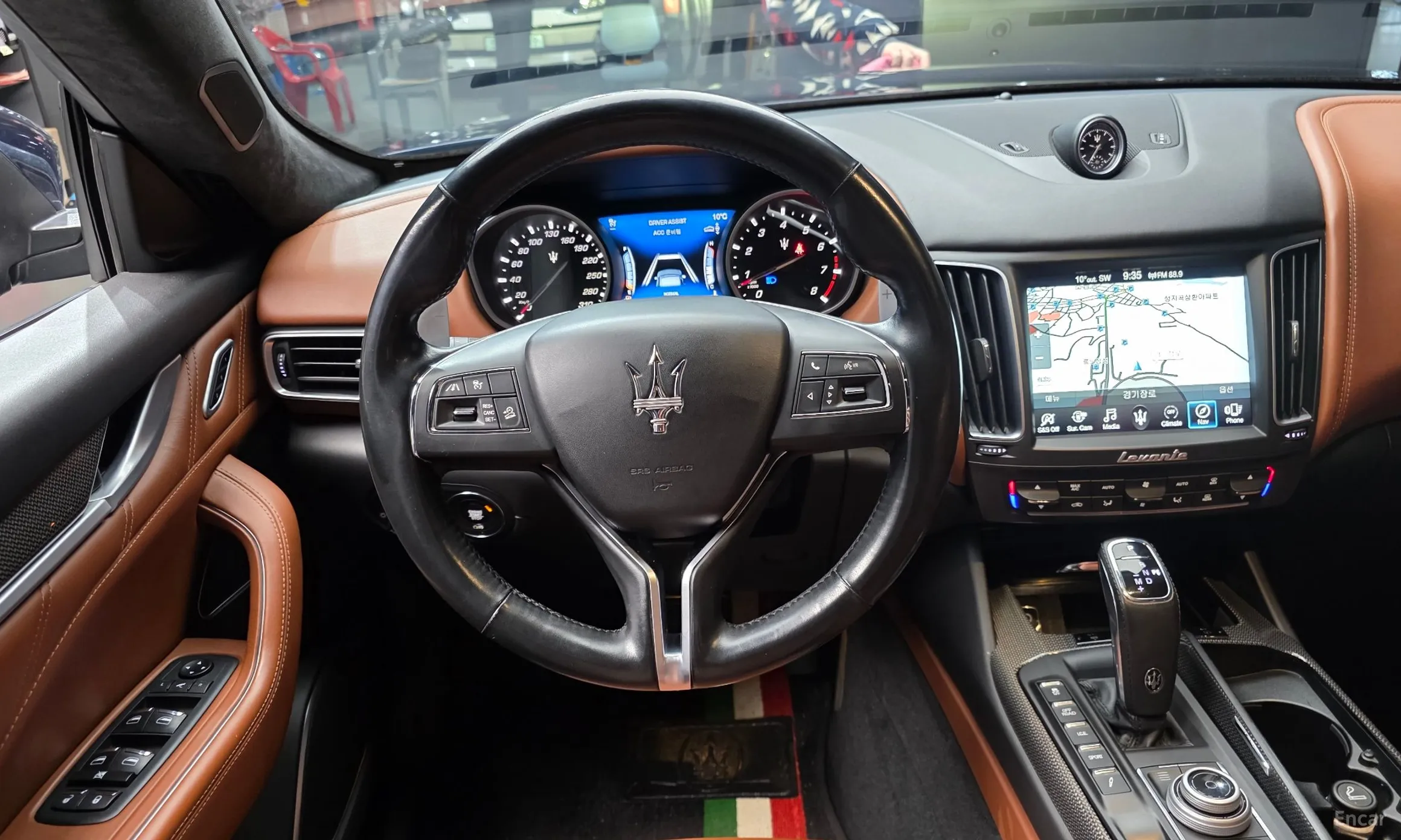 Maserati Levante превью 13