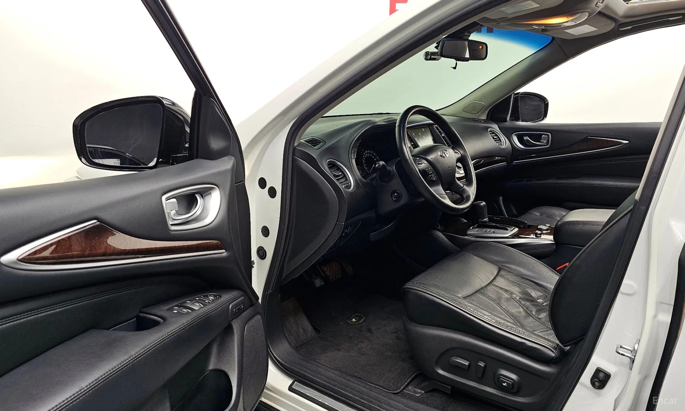 Infiniti JX35 превью 11