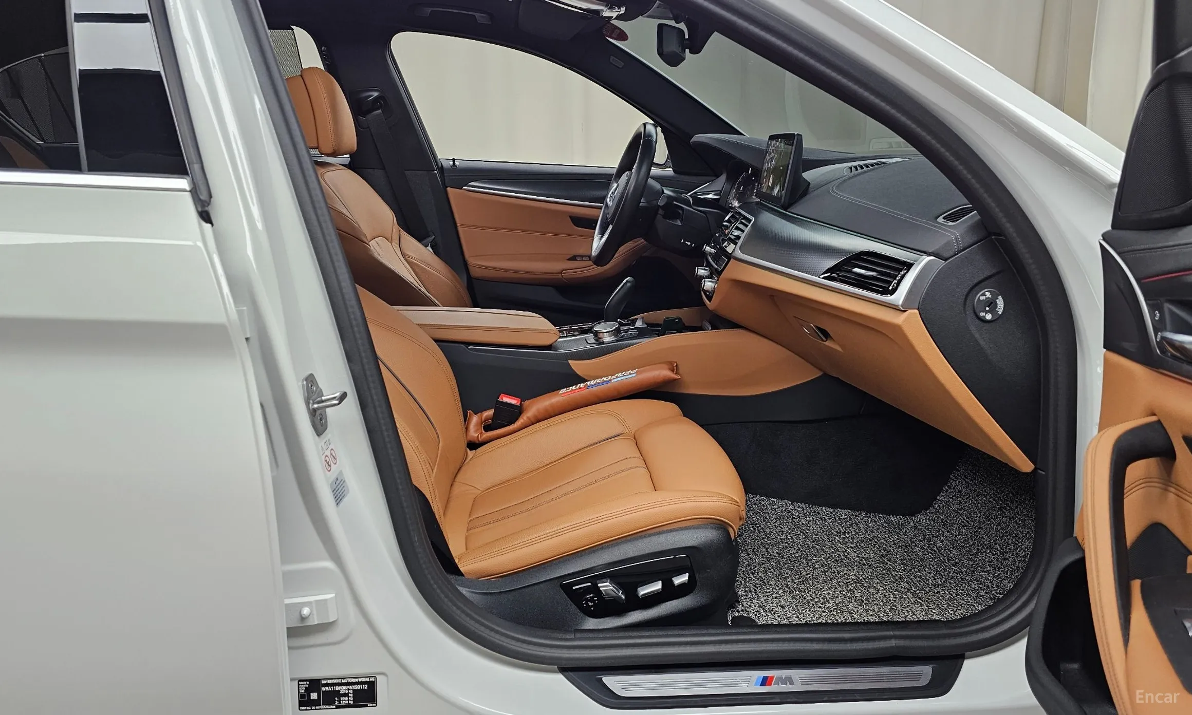 BMW 5 Series (G30) превью 11