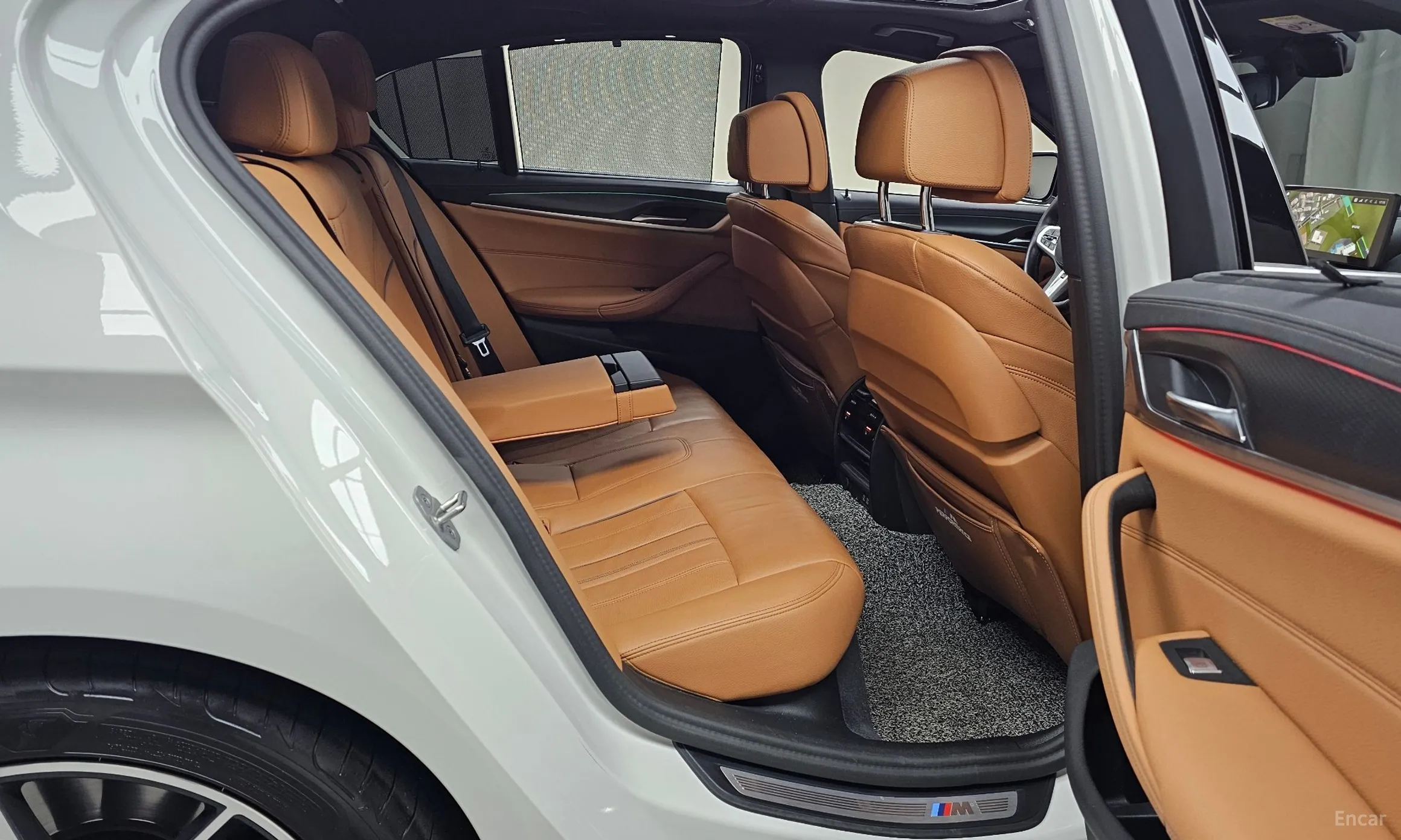 BMW 5 Series (G30) превью 12