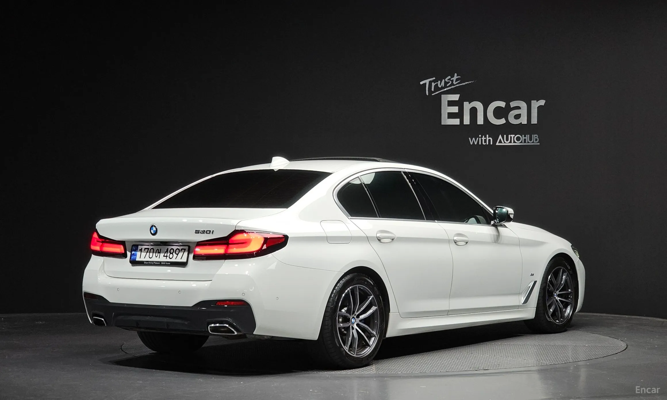 BMW 5 Series (G30) превью 2