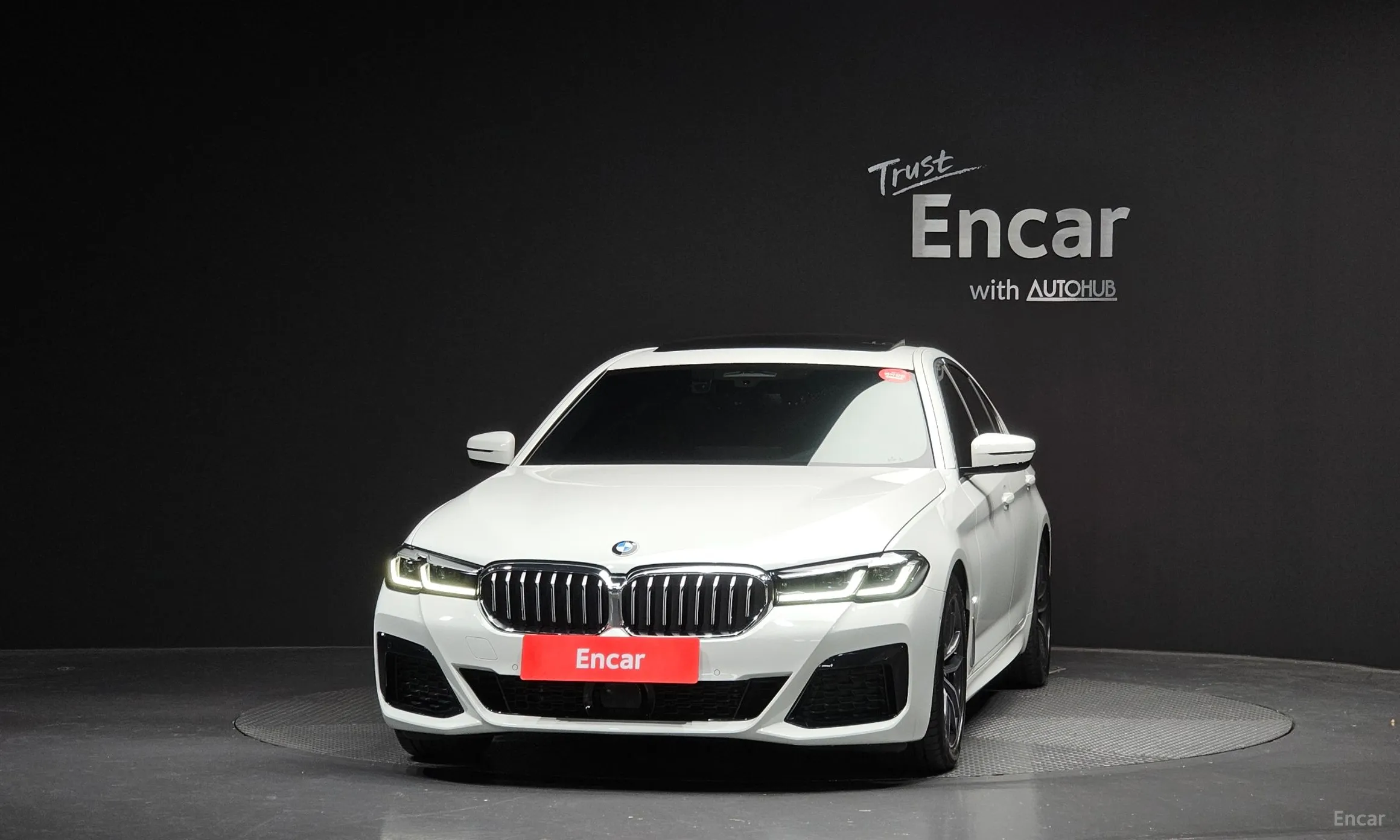 BMW 5 Series (G30) превью 3