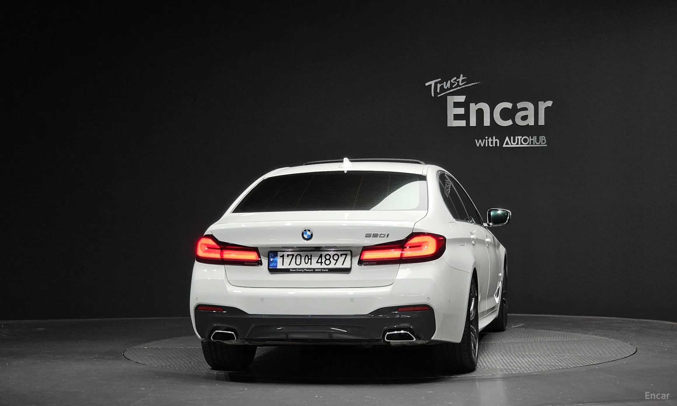 BMW 5 Series (G30) превью 4