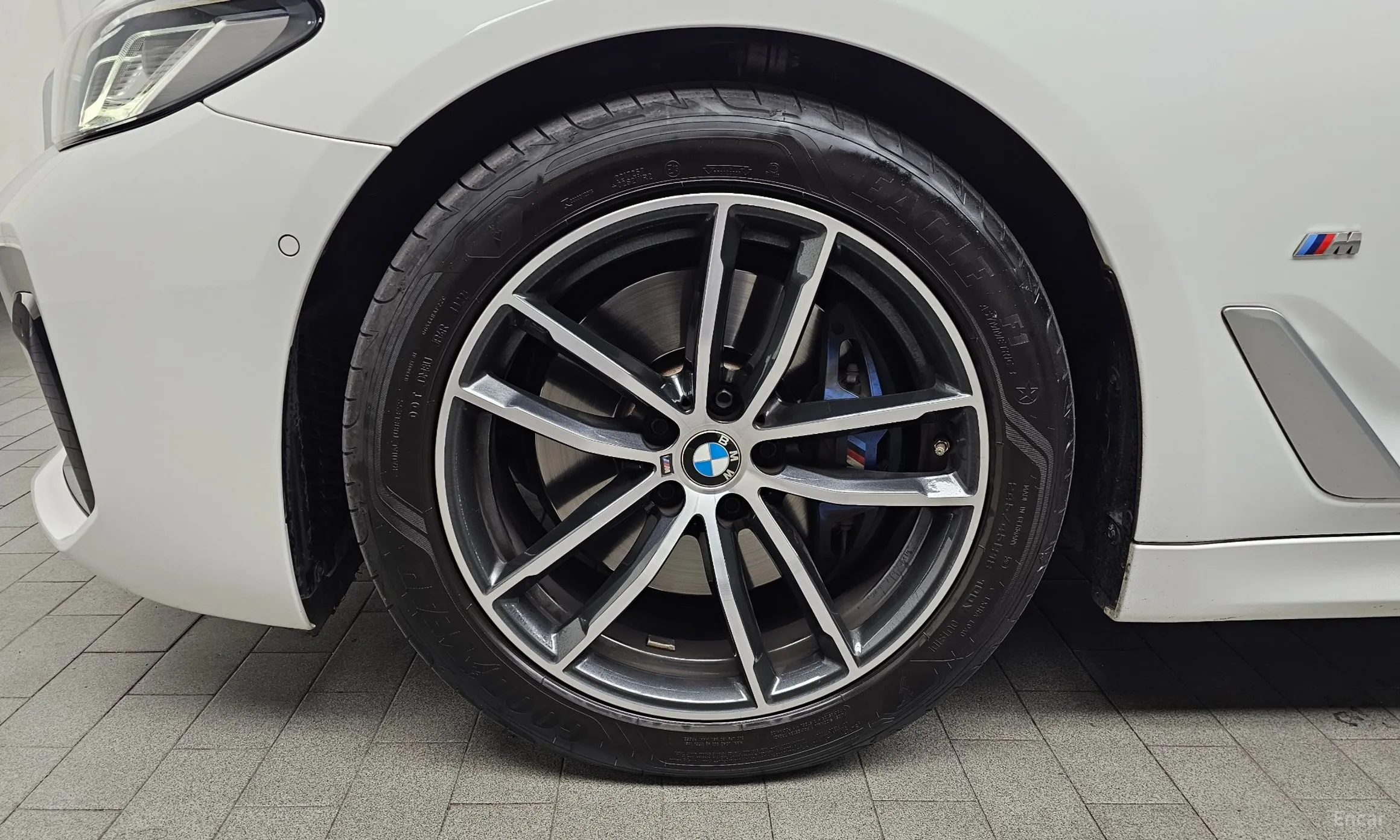 BMW 5 Series (G30) превью 5