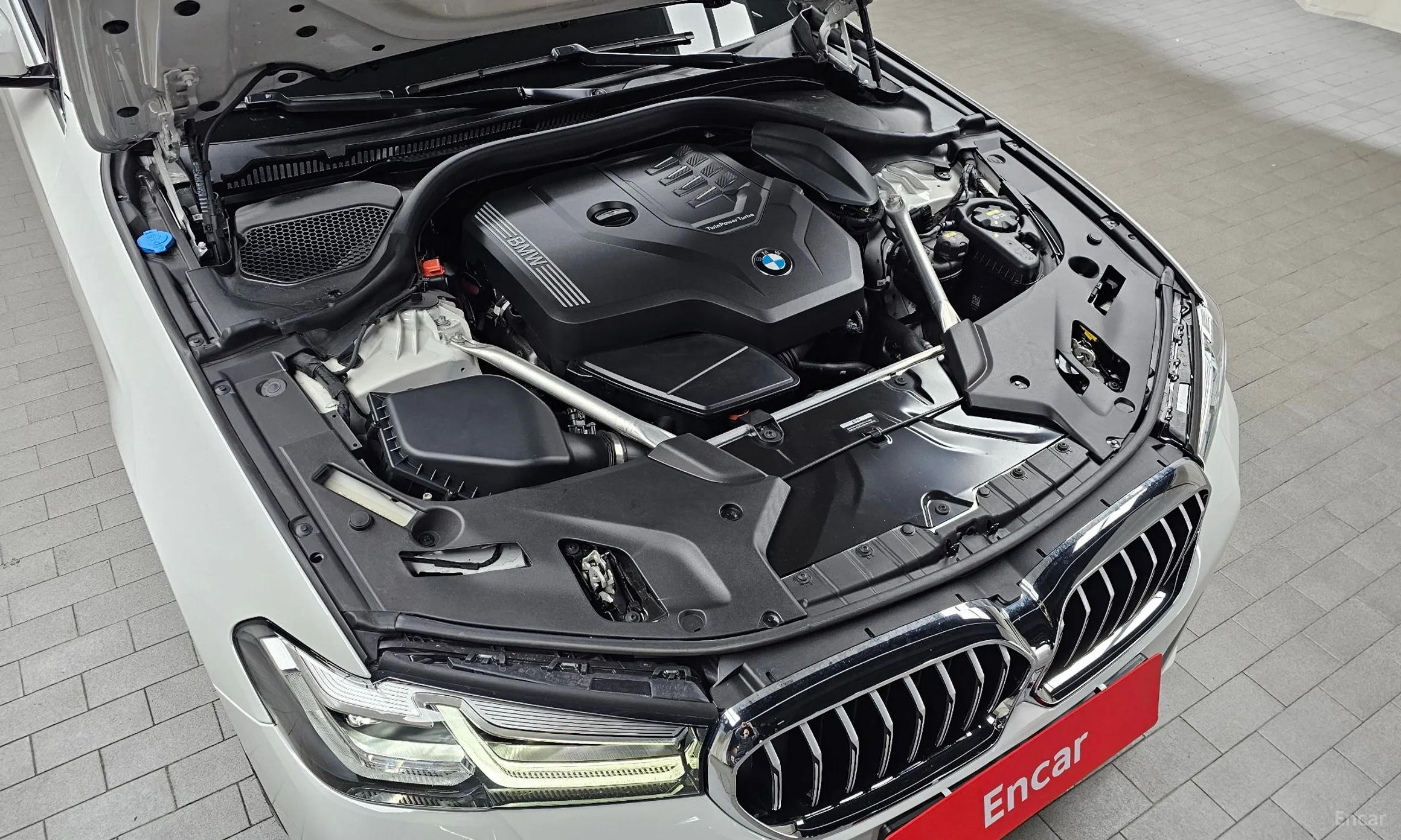 BMW 5 Series (G30) превью 6
