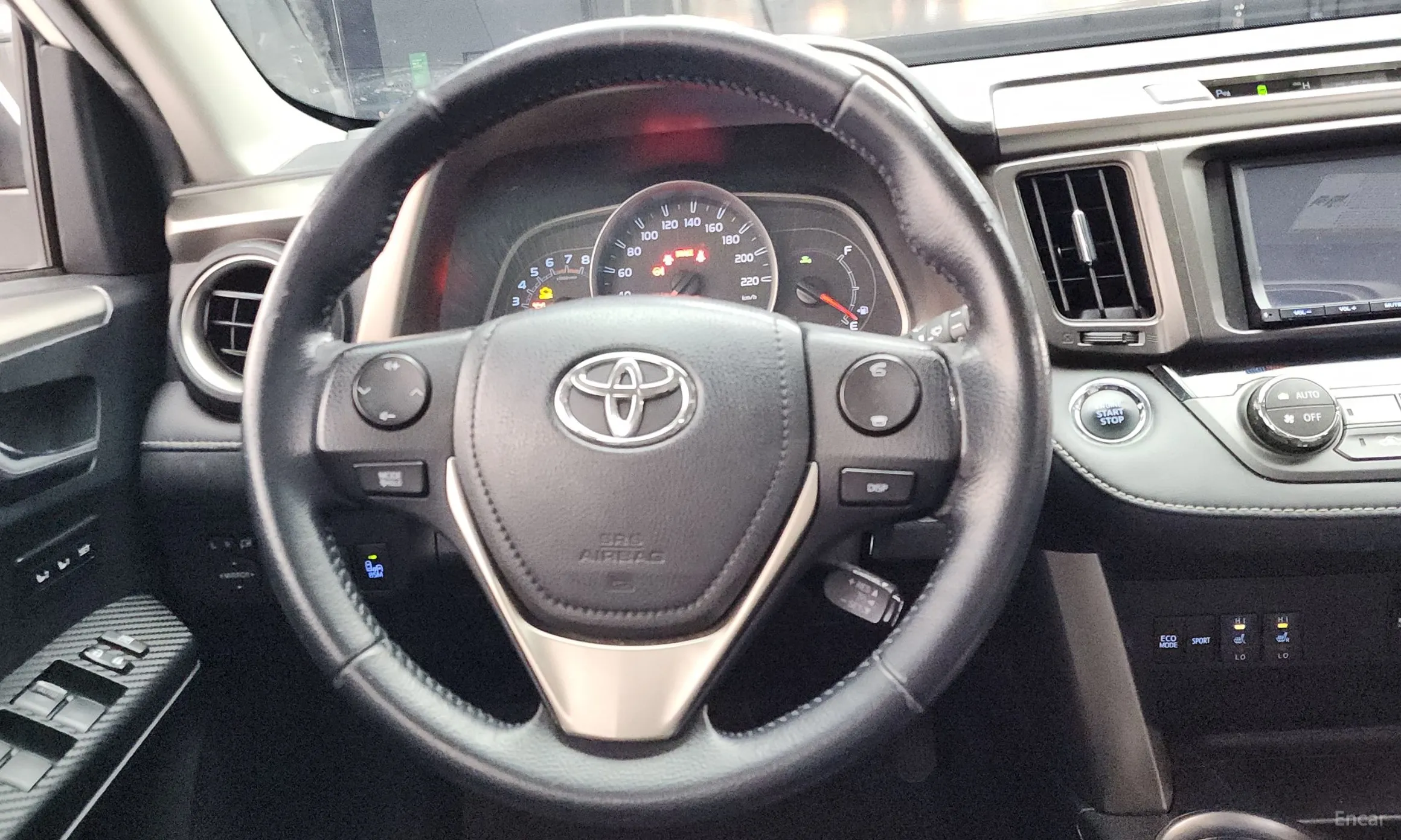 Toyota RAV4 превью 13