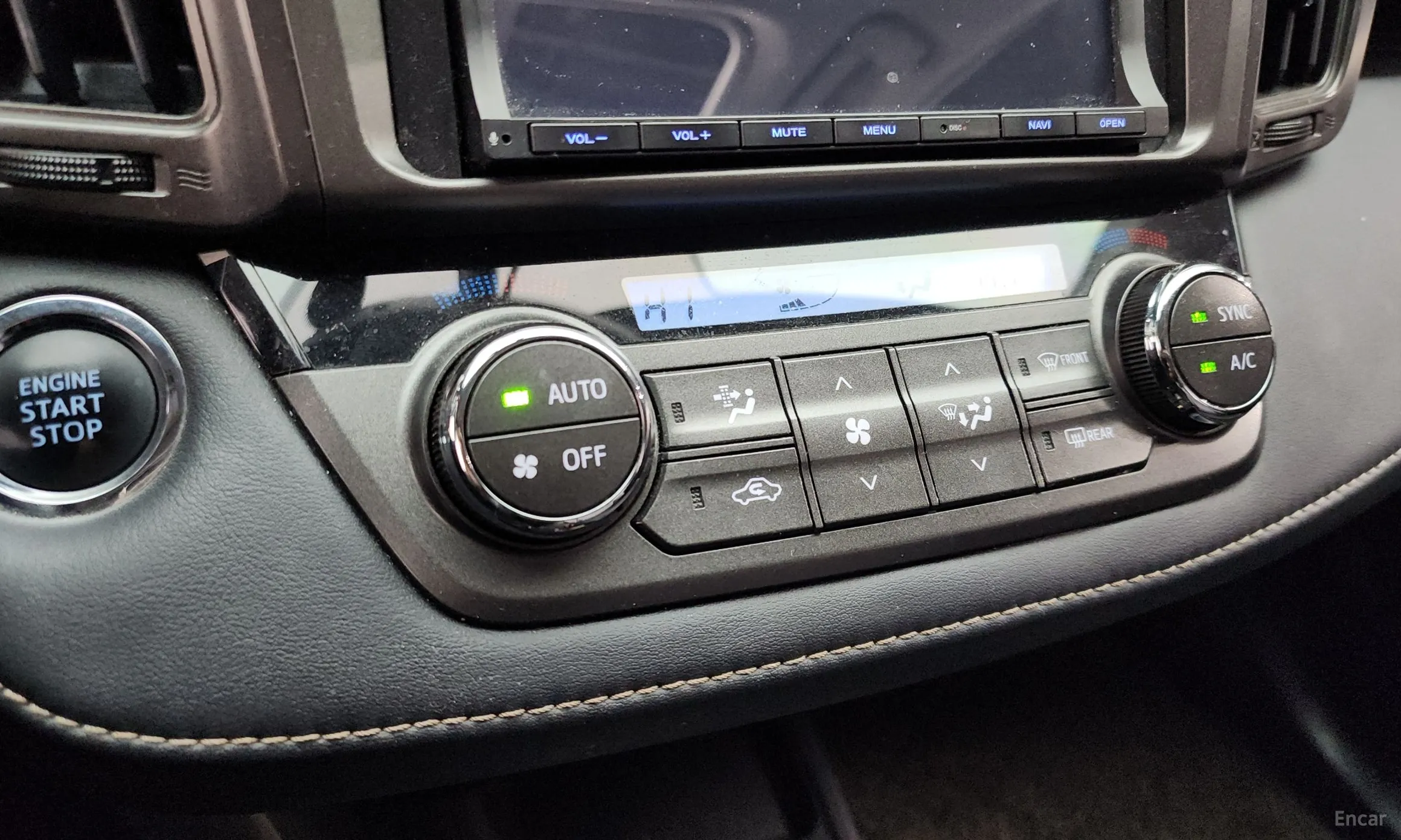 Toyota RAV4 превью 15
