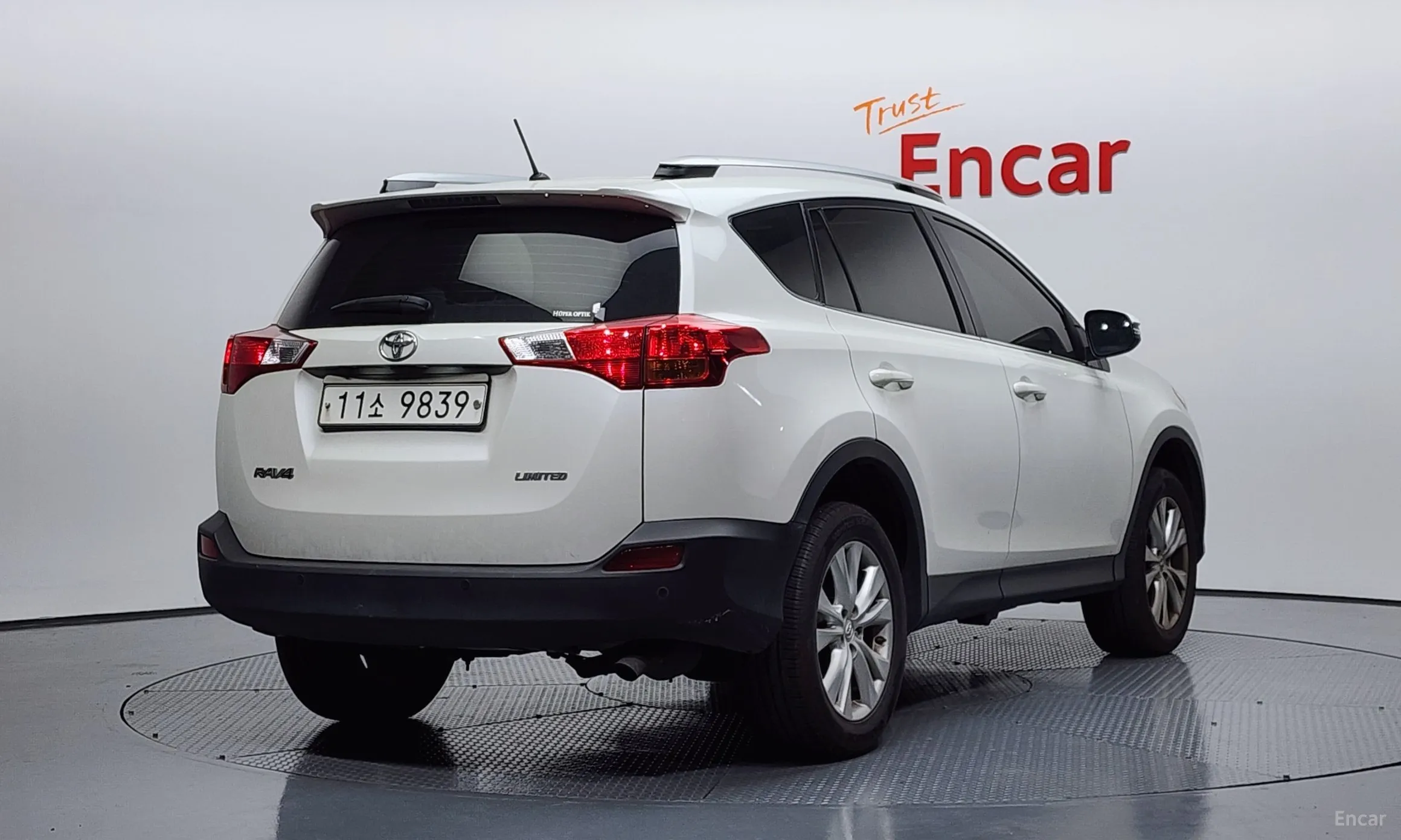 Toyota RAV4 превью 2