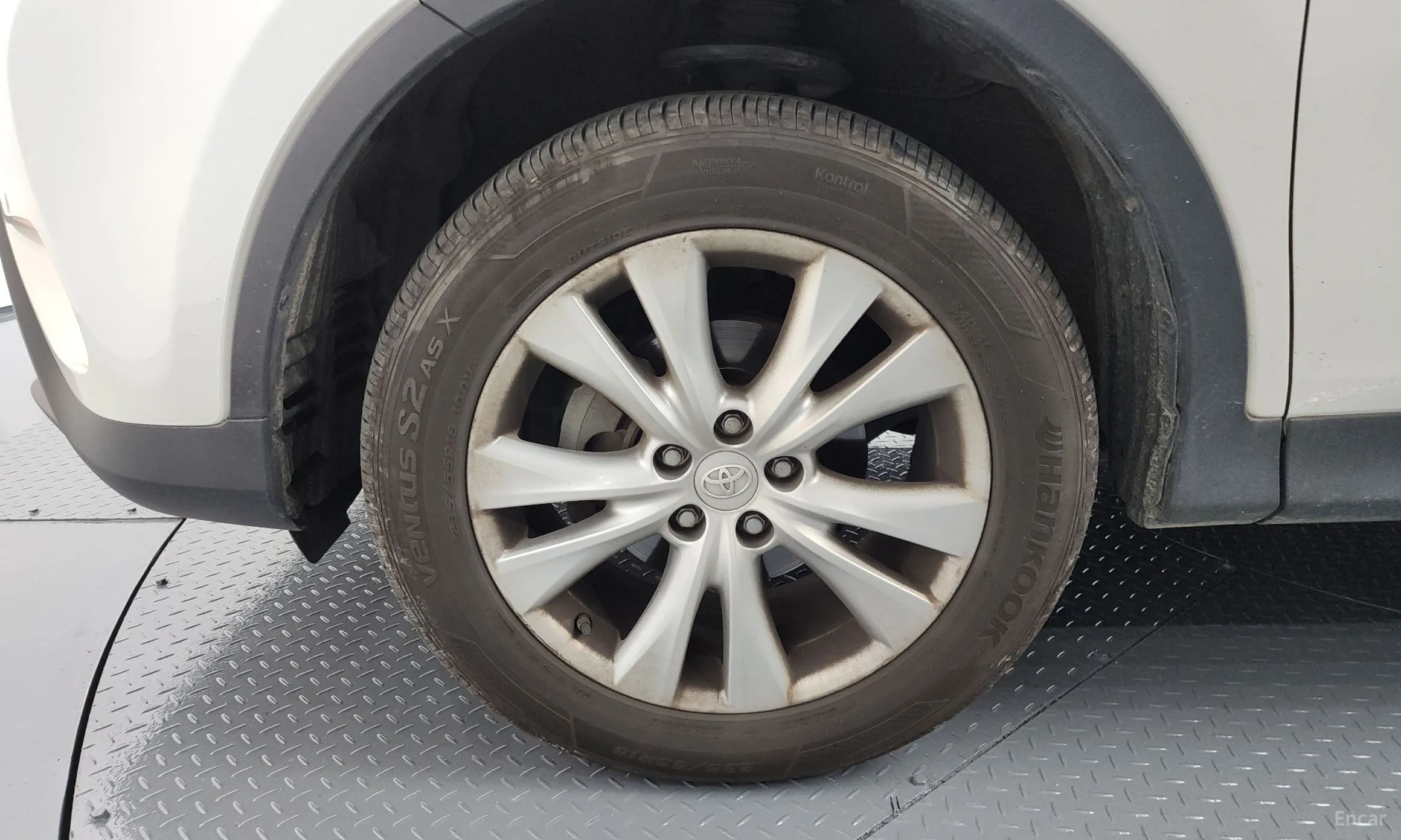 Toyota RAV4 превью 5