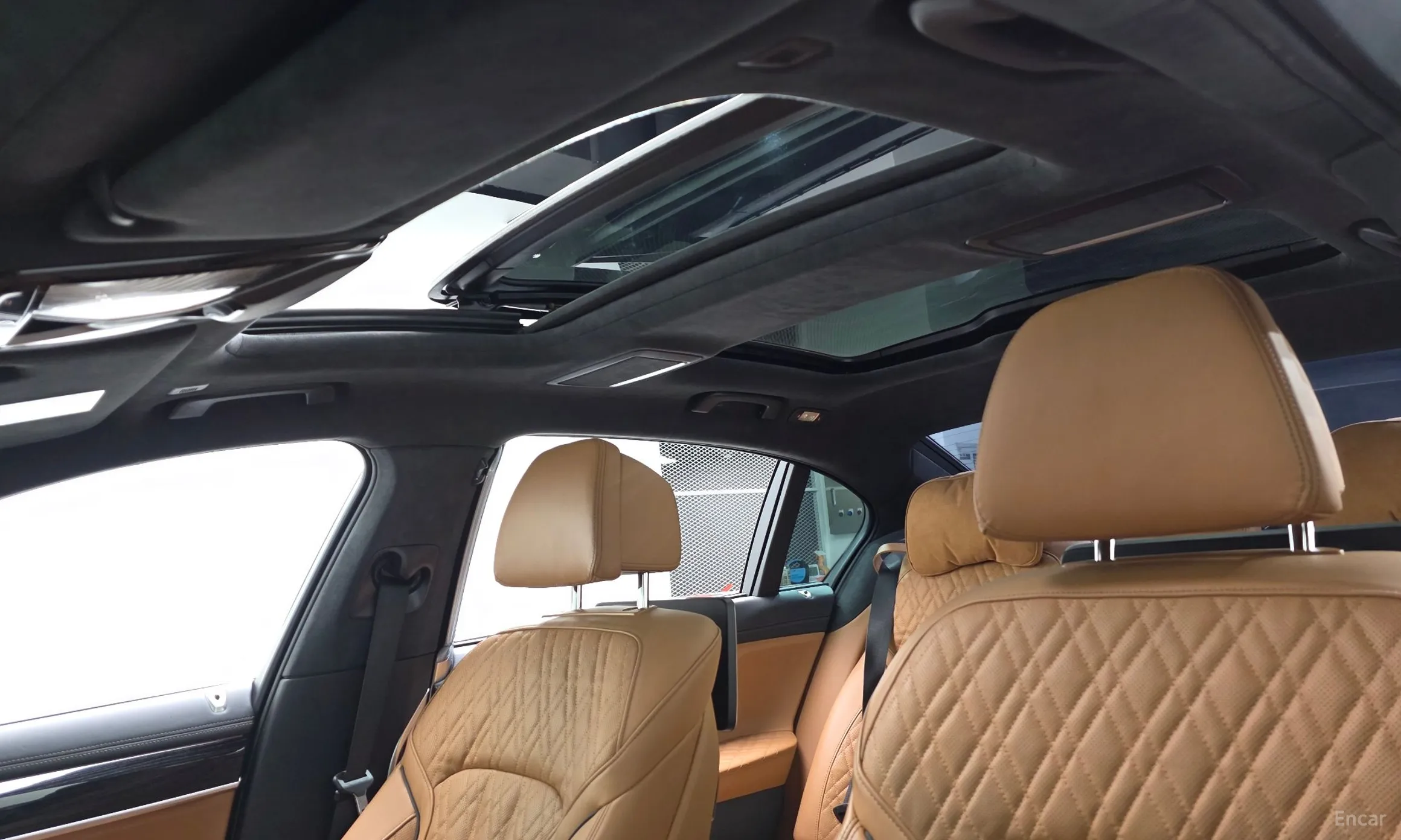 BMW 7 Series (G11) превью 18