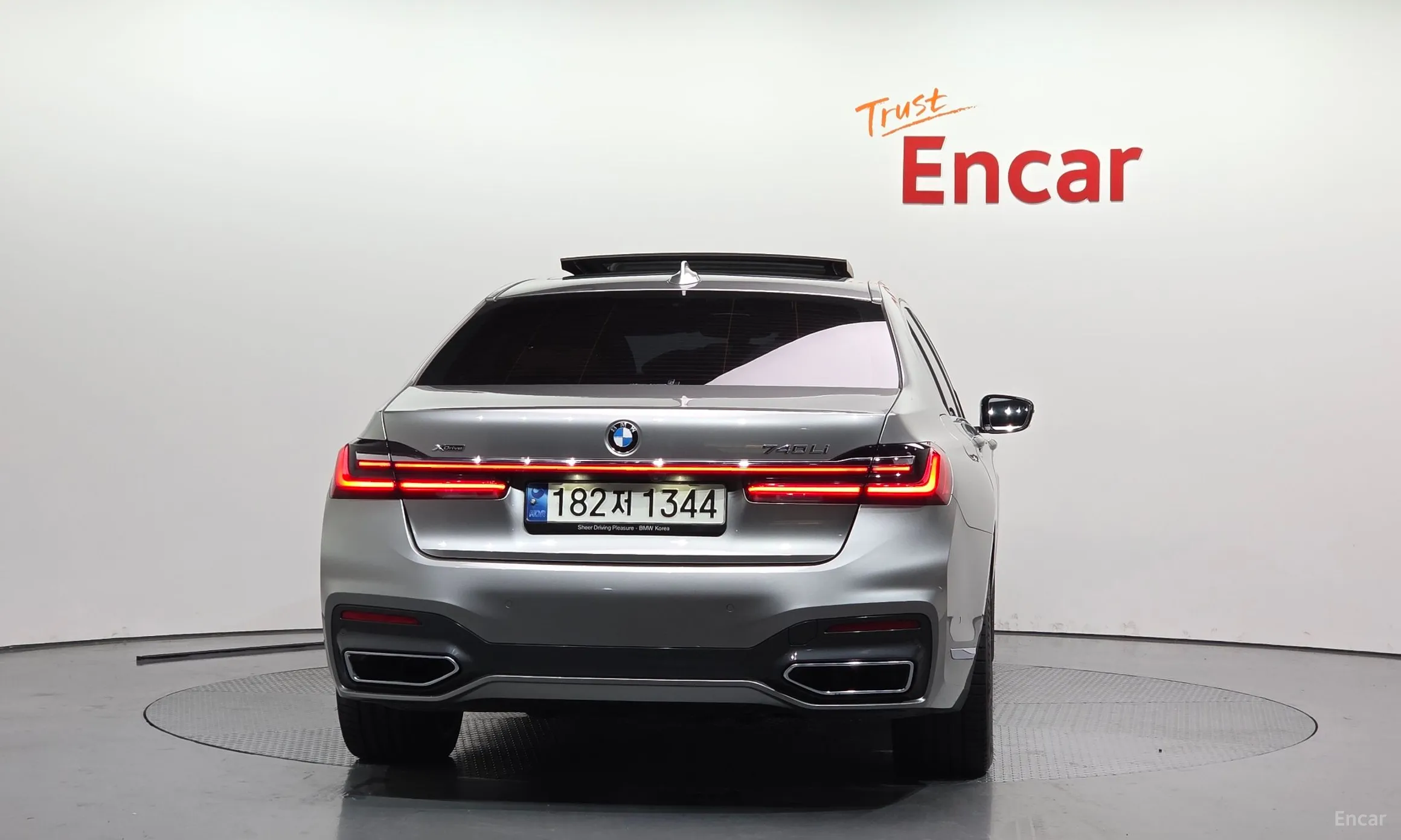 BMW 7 Series (G11) превью 4