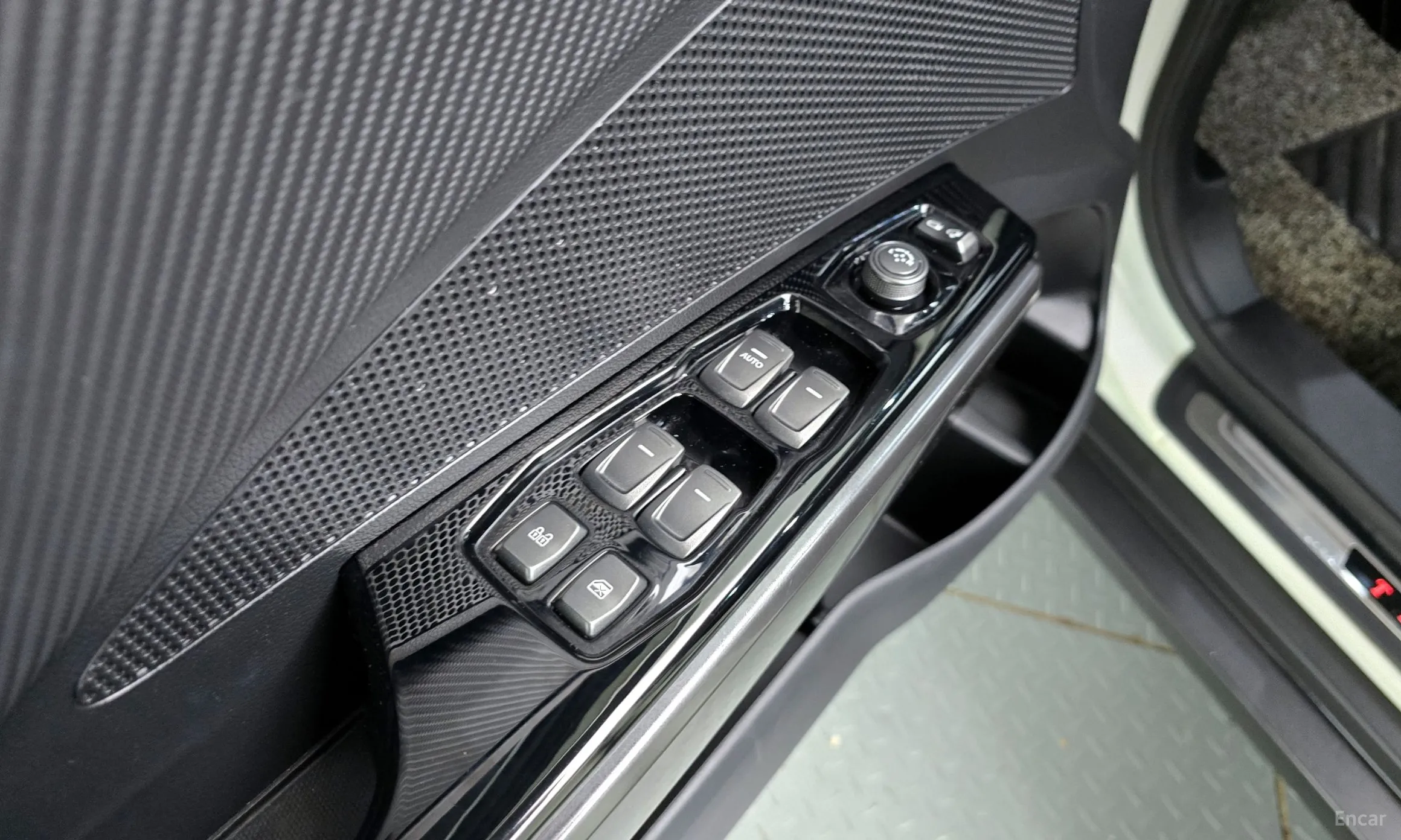KG Mobility (SsangYong) Berry New Tivoli превью 17