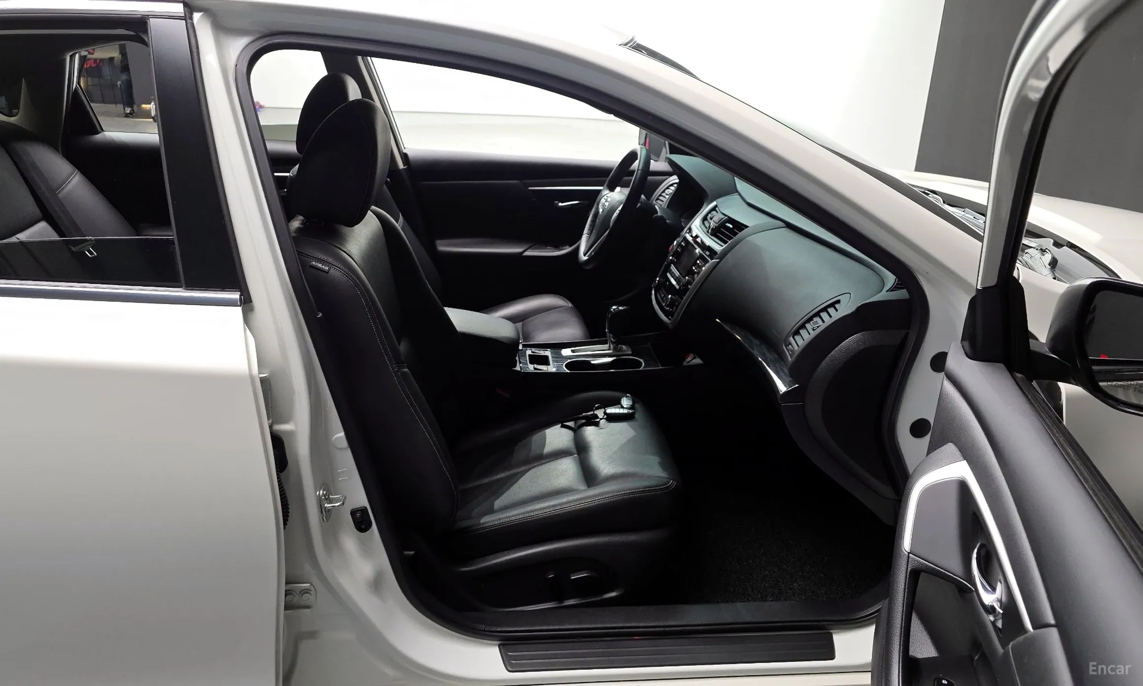Nissan Altima превью 11