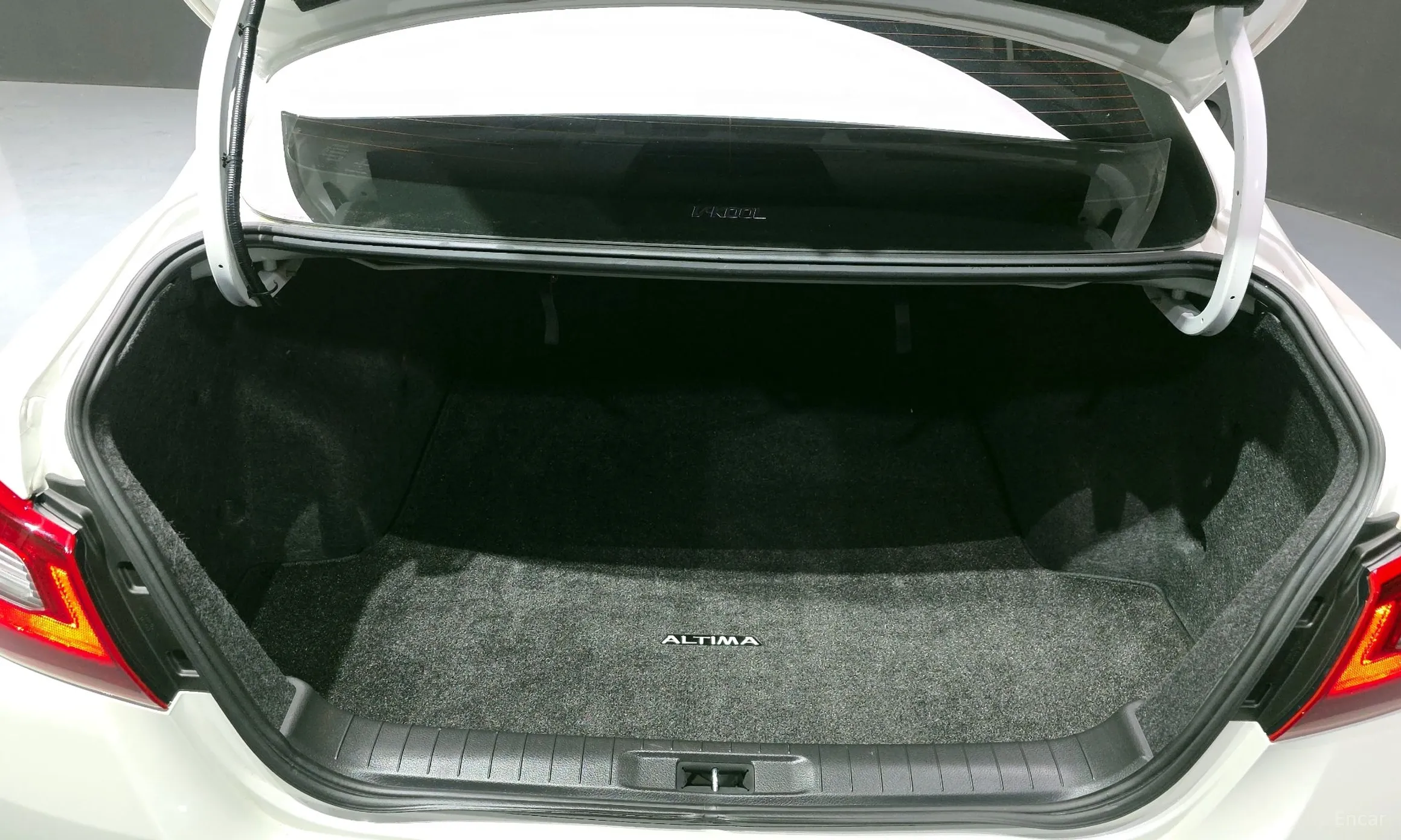Nissan Altima превью 20