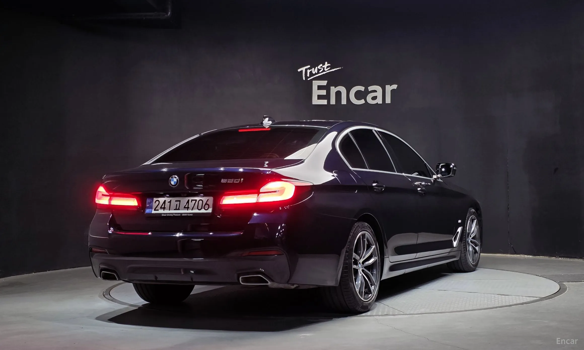 BMW 5 Series (G30) превью 2