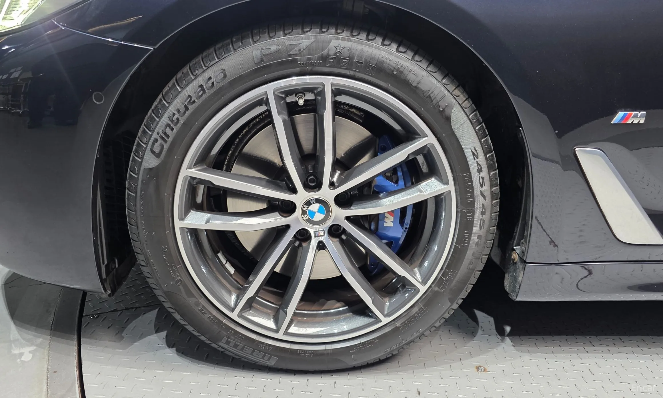 BMW 5 Series (G30) превью 5