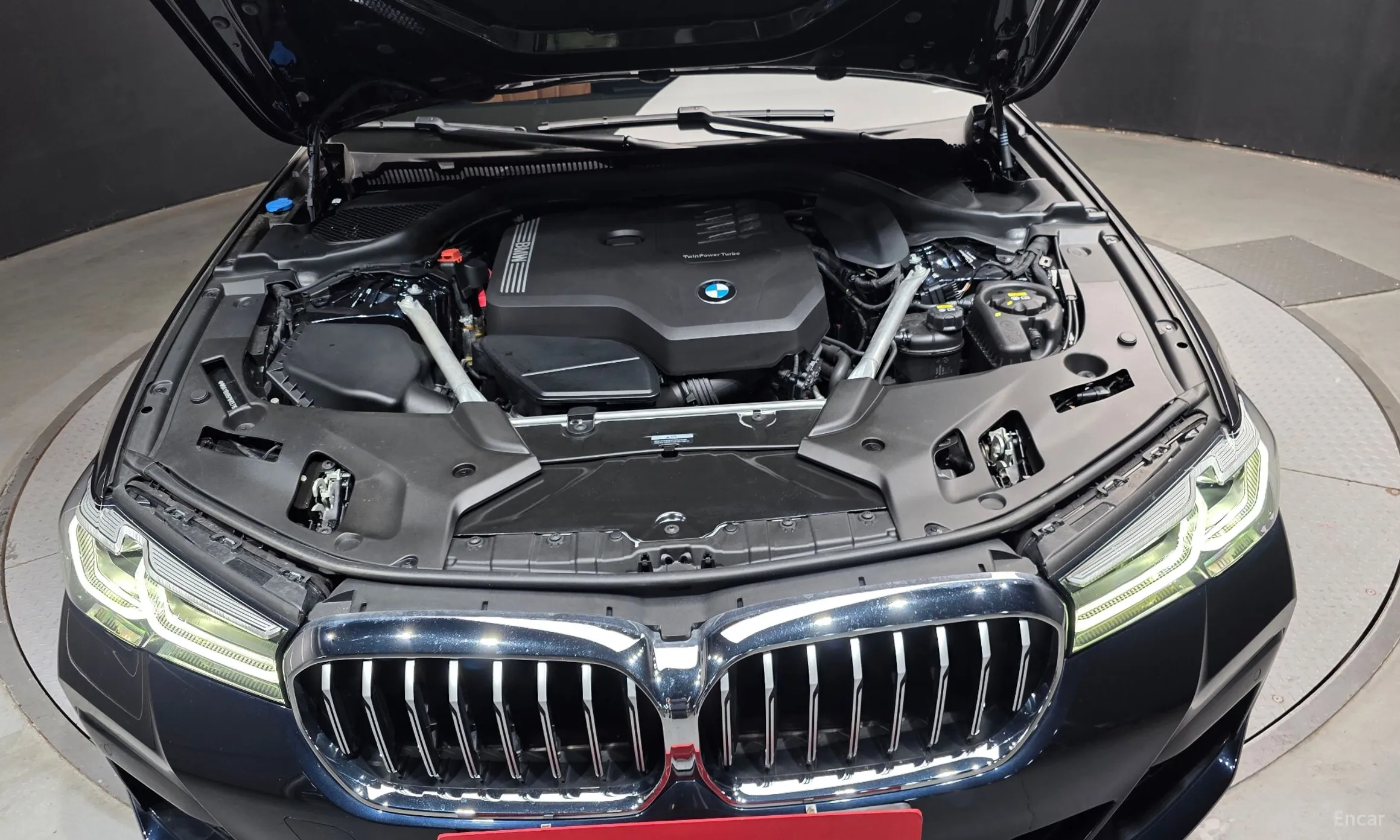BMW 5 Series (G30) превью 6